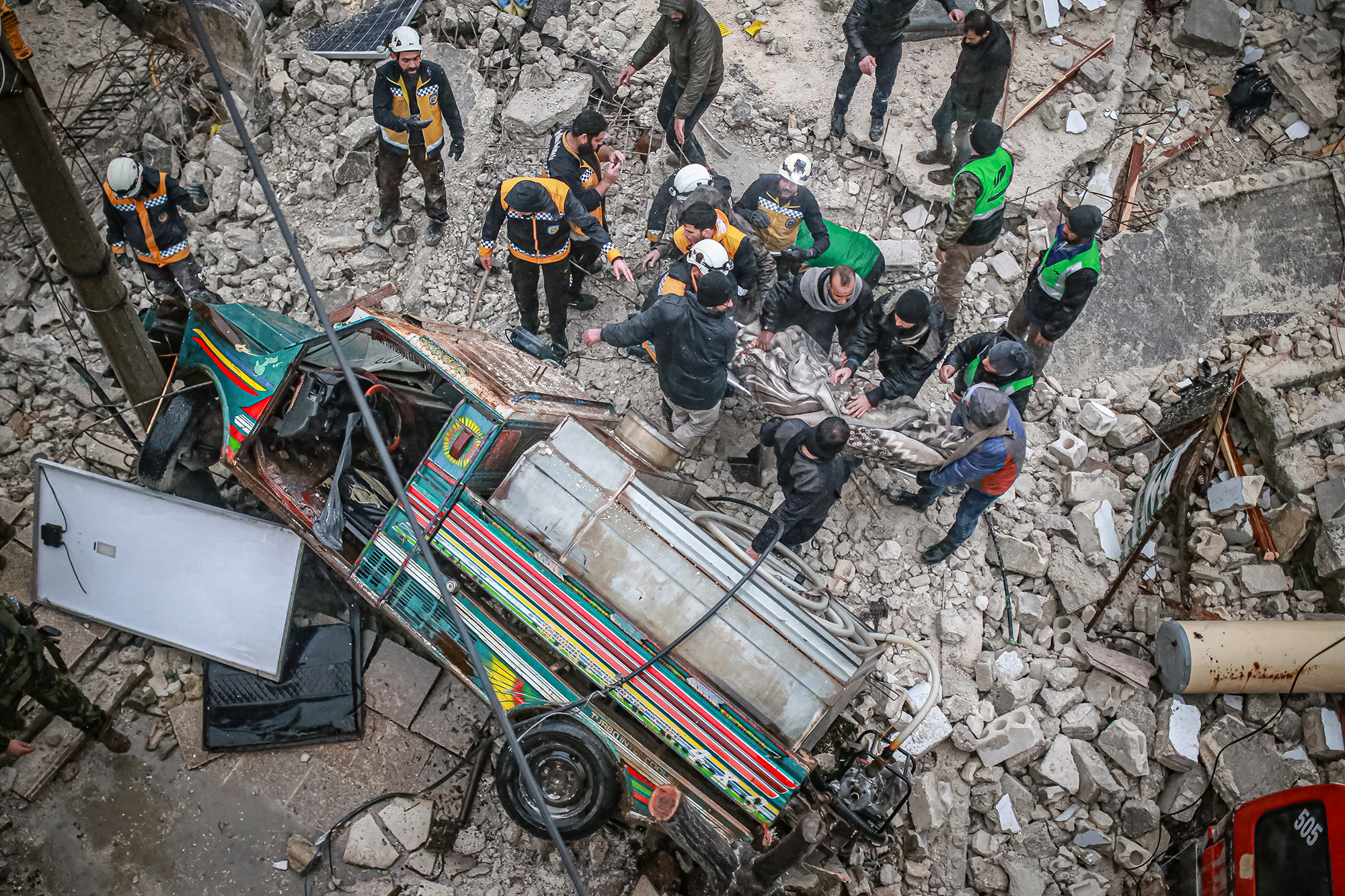 Ra collapsed building after 7.4 magnitude Kahramanmaras earthquake shakes Idlib, Syria on February 06, 2023. At least 427 people lost their lives and hundreds were wounded in various parts of Syria. (Photo by 