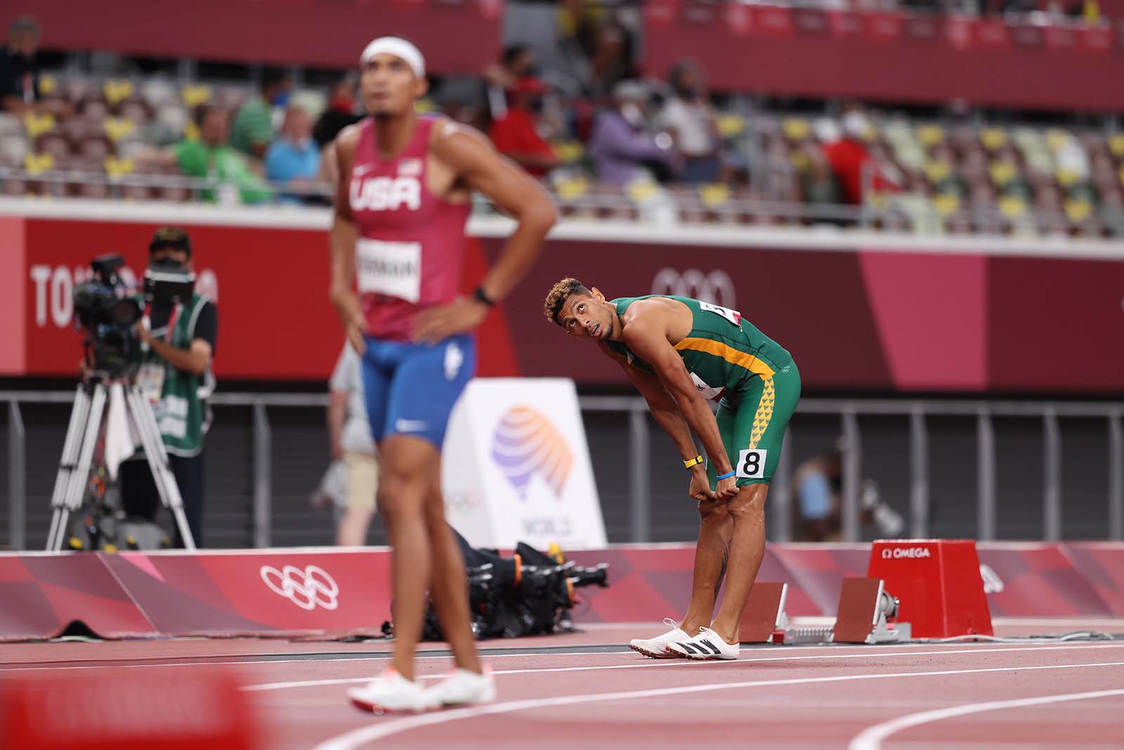Wayde van Niekerk of South Africa looks at the scoreboard after failing to qualify for the final during the men's 400 meters semi-finals on August 2. 