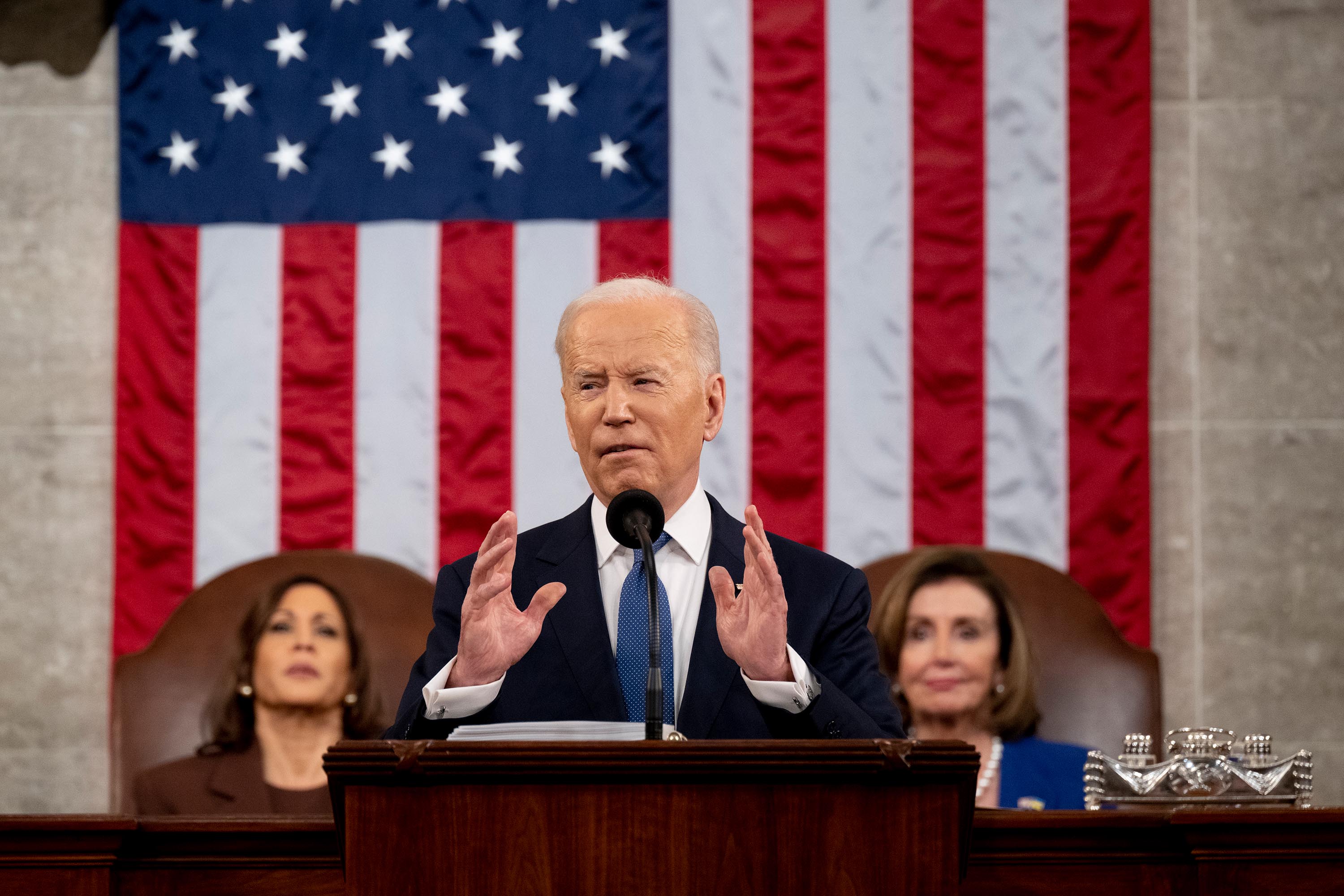 Biden calls for a “reset” to “stop seeing Covid as a partisan dividing line”