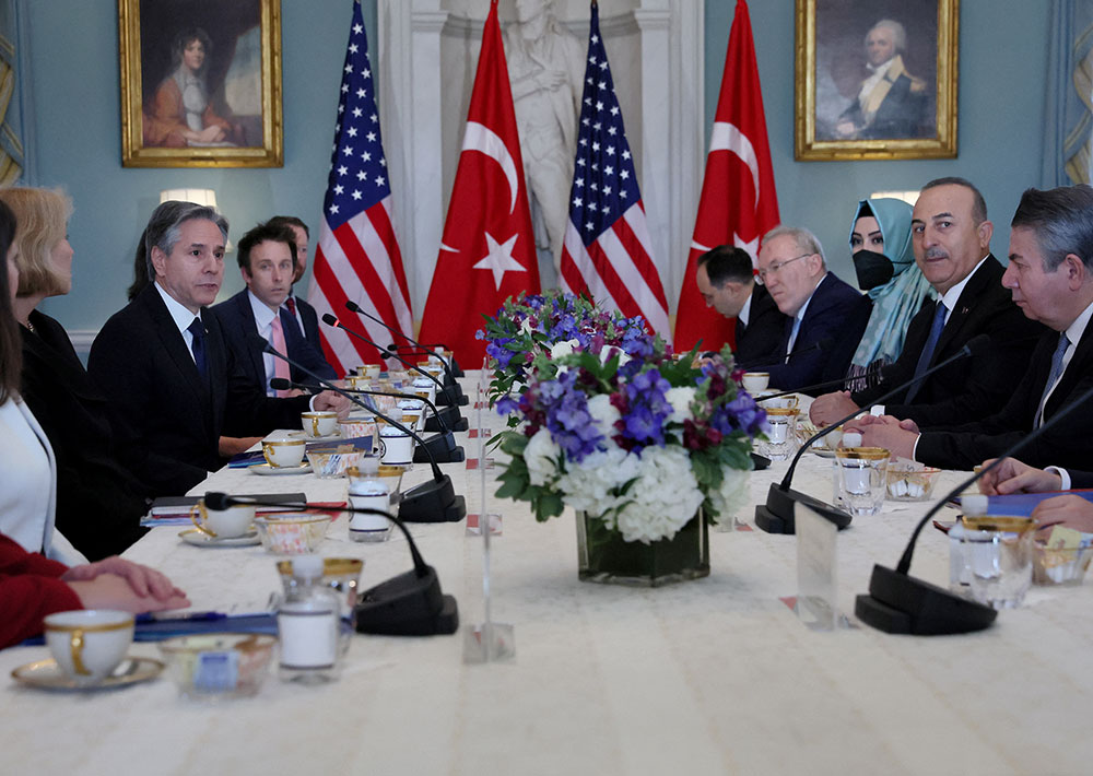 2023年1月18日星期三，美国国务卿安东尼·布林肯和土耳其外交部长梅夫卢特·恰武什奥卢在华盛顿特区国务院会晤。