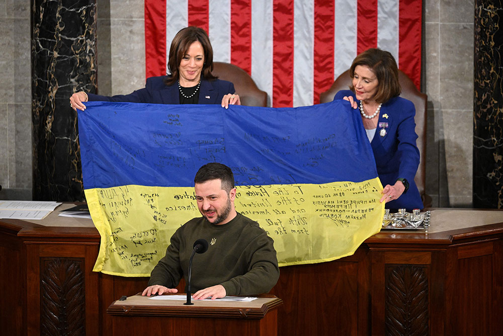 Zelensky presents Congress with flag signed by Ukrainian troops