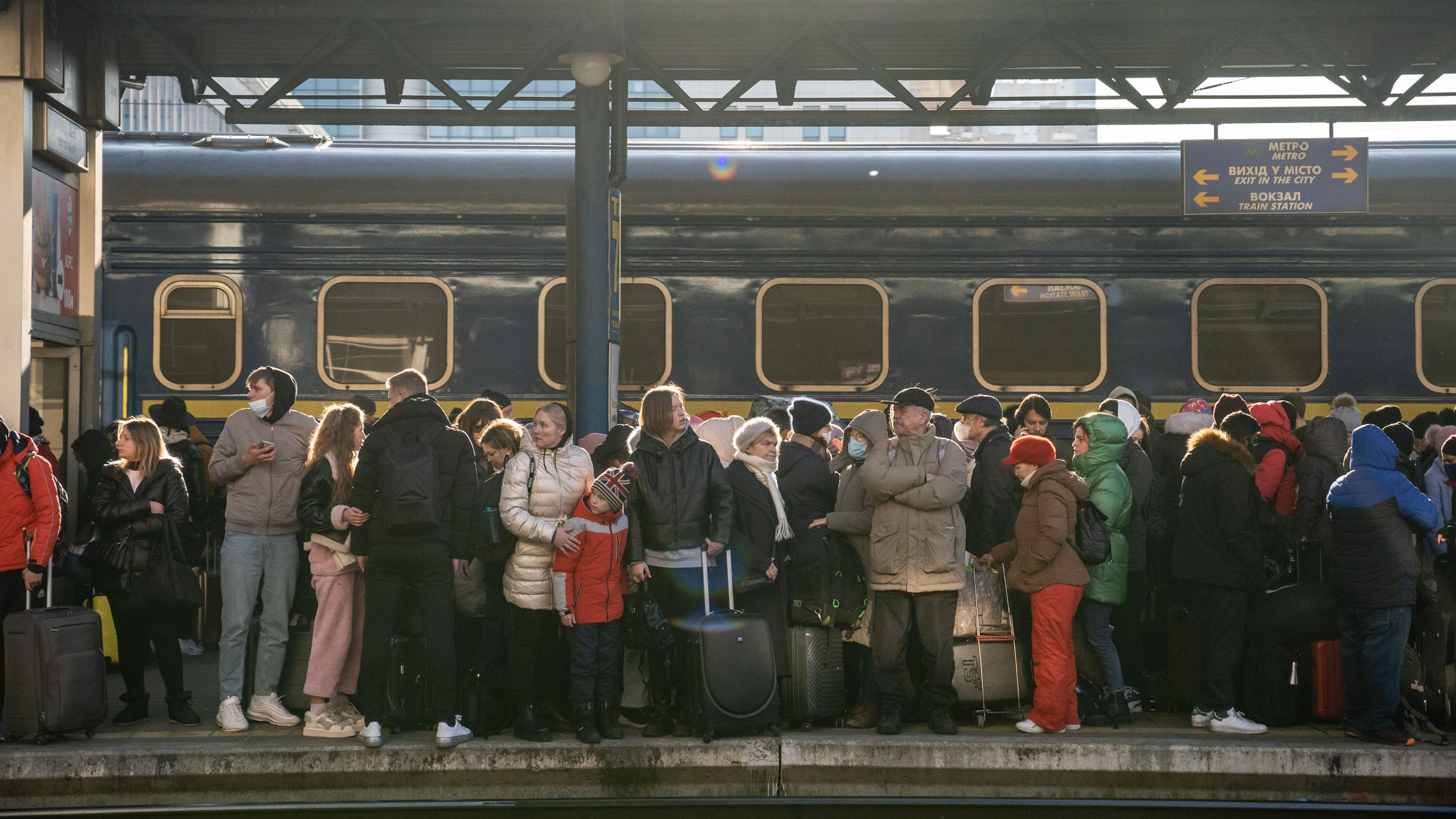People board trains in Kyiv. More than 500,000 refugees have already left Ukraine, according to the United Nations.