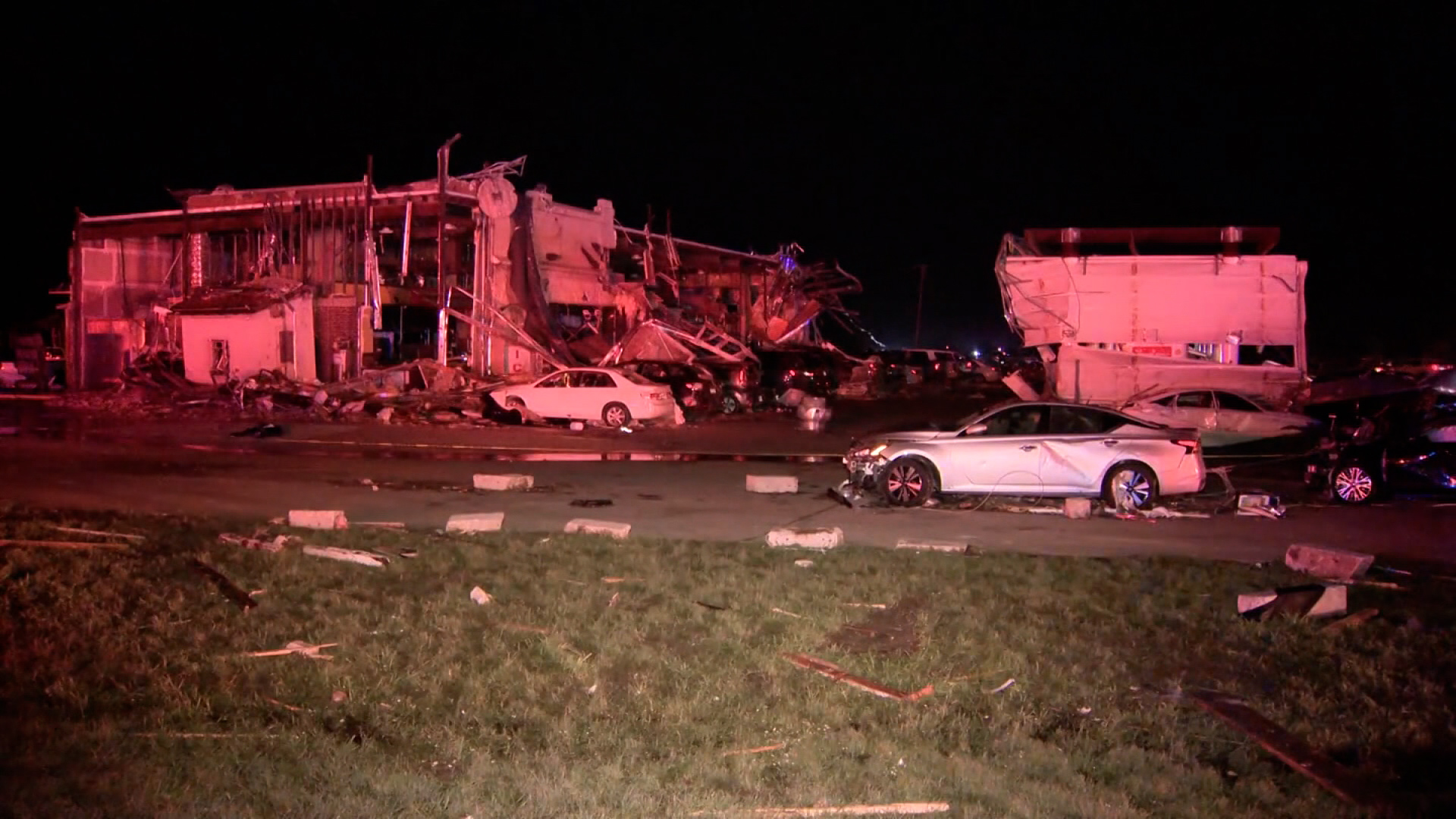 Dieser Screenshot aus einem CNN-Partnervideo zeigt Sturmschäden in Sanger, Texas, am 26. Mai.