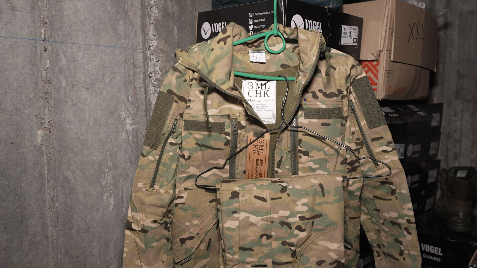 LSM tersebut menyediakan barang-barang vital bagi perempuan di angkatan bersenjata. 