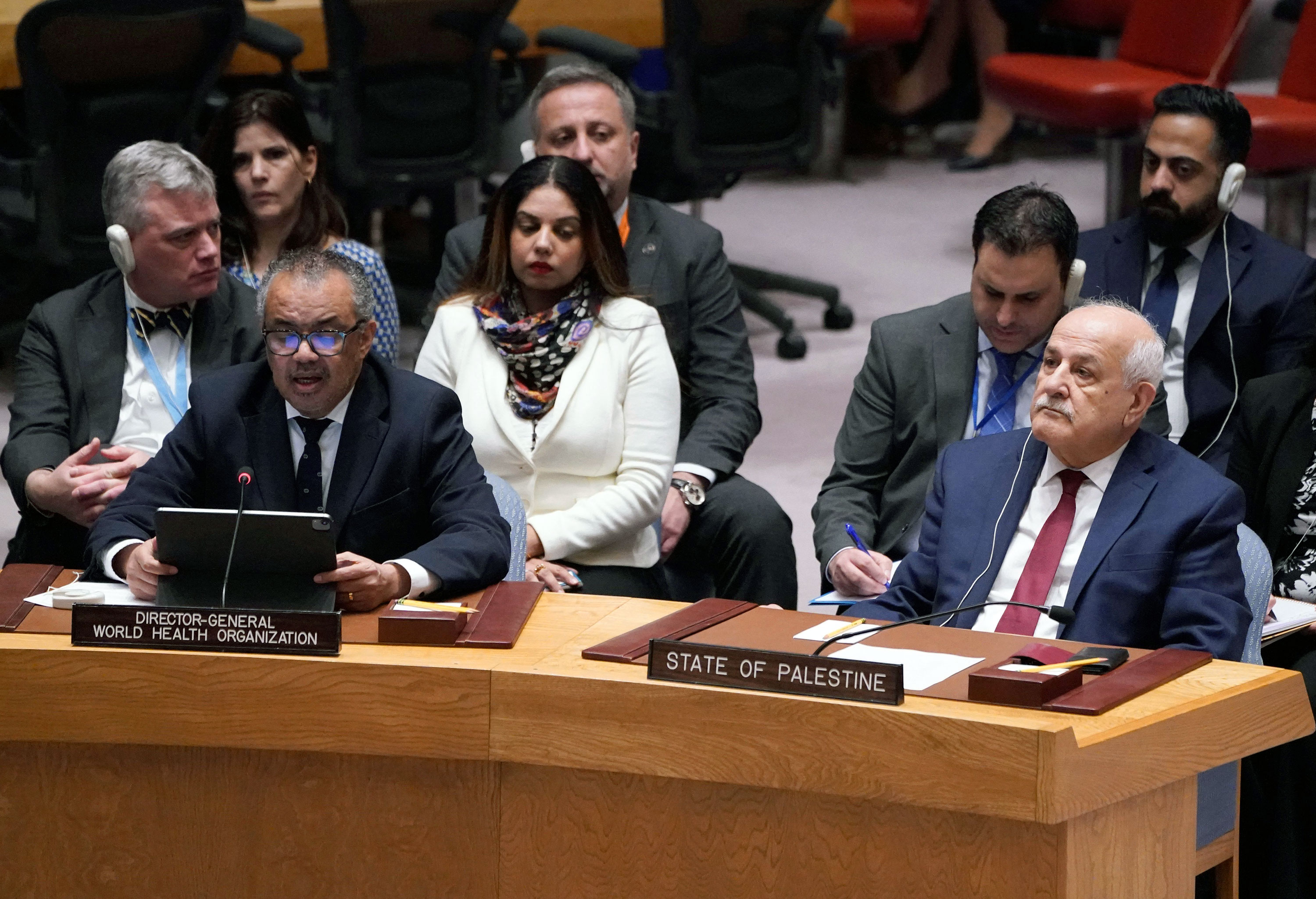 Dünya Sağlık Örgütü Genel Direktörü Tedros Ghebreyesus ve Filistin Devleti'nin Birleşmiş Milletler Daimi Gözlemcisi Büyükelçi Riyad Mansour, 10 Kasım'da BM Güvenlik Konseyi'nin toplantısına katıldı. 