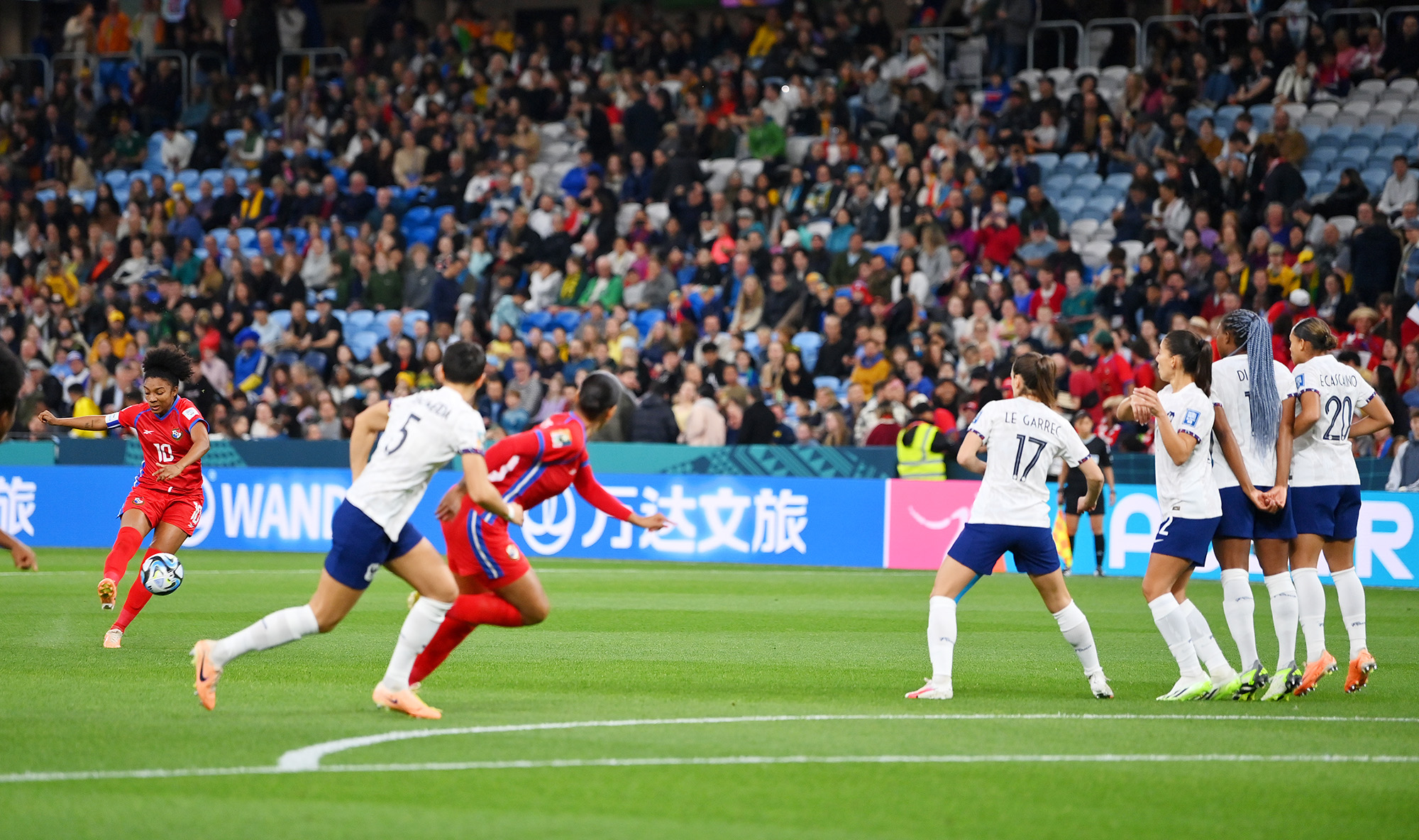 Marta Cox of Panama scores her team's first goal during the FIFA Women's World Cup Australia & New Zealand 2023 Group F match between Panama and France at Sydney Football Stadium on August 2, in Sydney, Australia. 