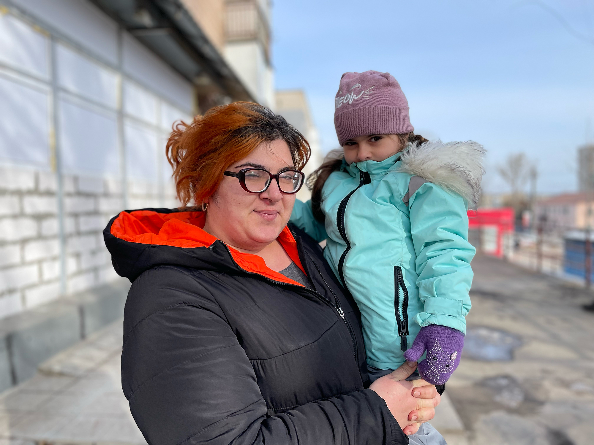 Nastya and her daughter are Izium residents. 