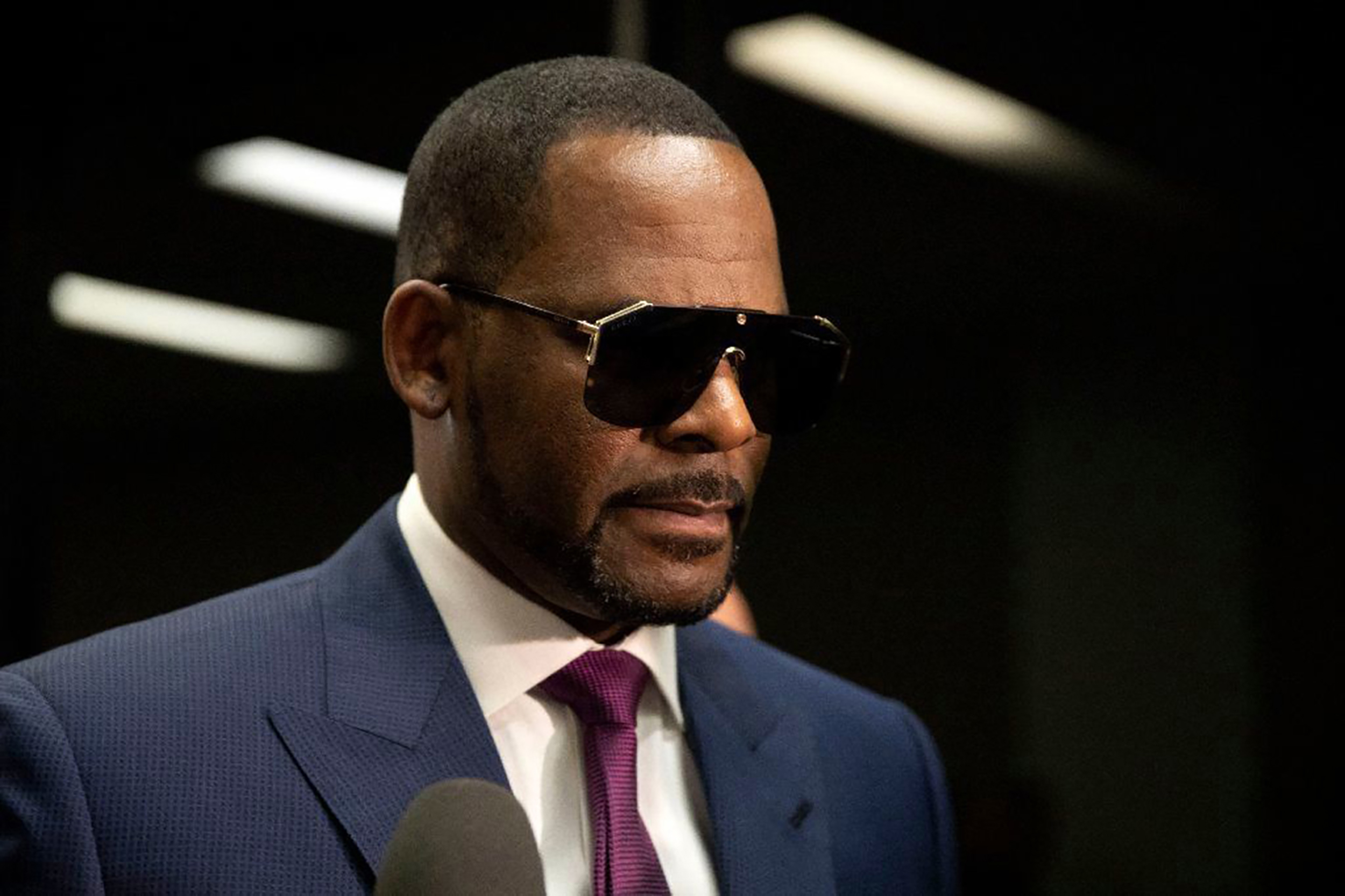 R. Kelly attends a hearing in Chicago, in 2019. 
