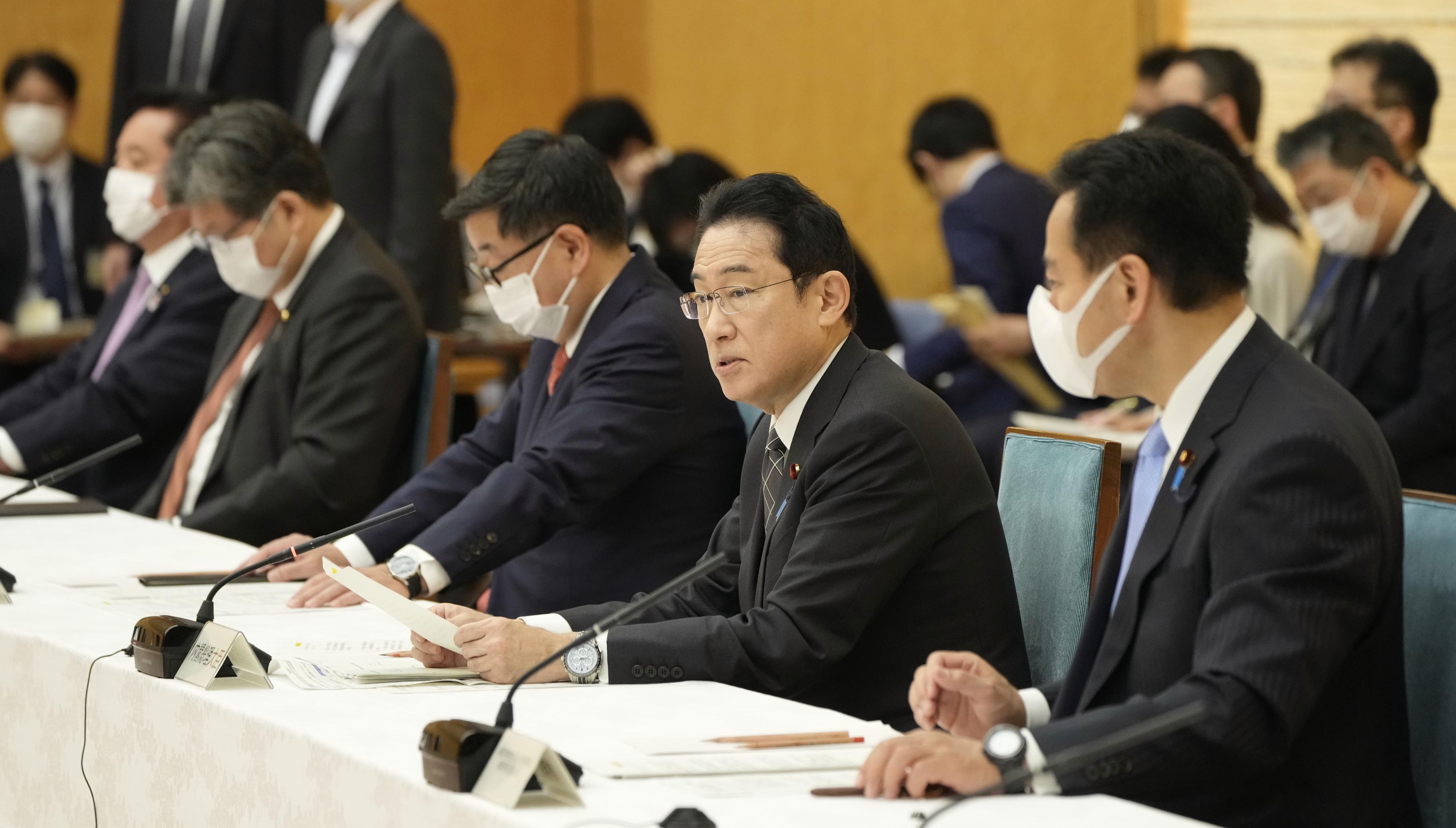 Japanese Prime Minister Fumio Kishida, second right, speaks at a ministerial meeting at the premier's office in Tokyo, Japan, on April 5. 