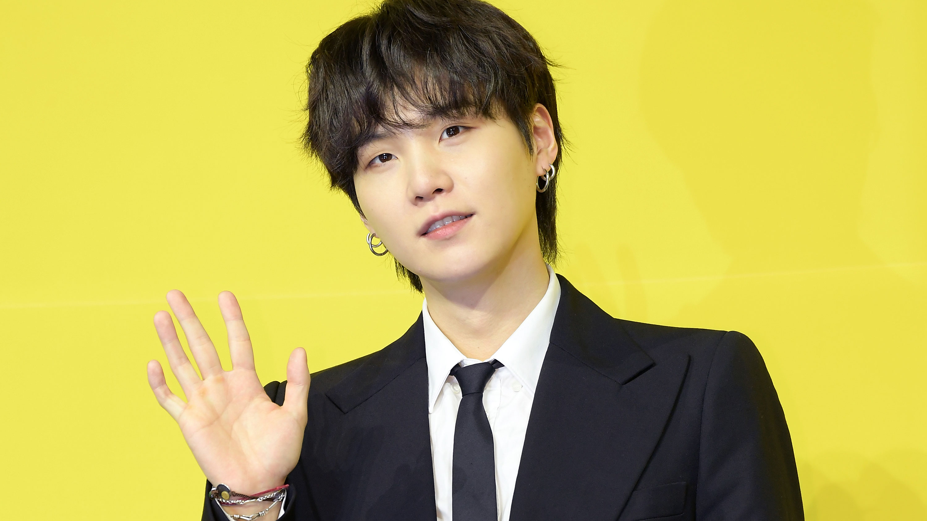 BTS's Suga Returns to Korea