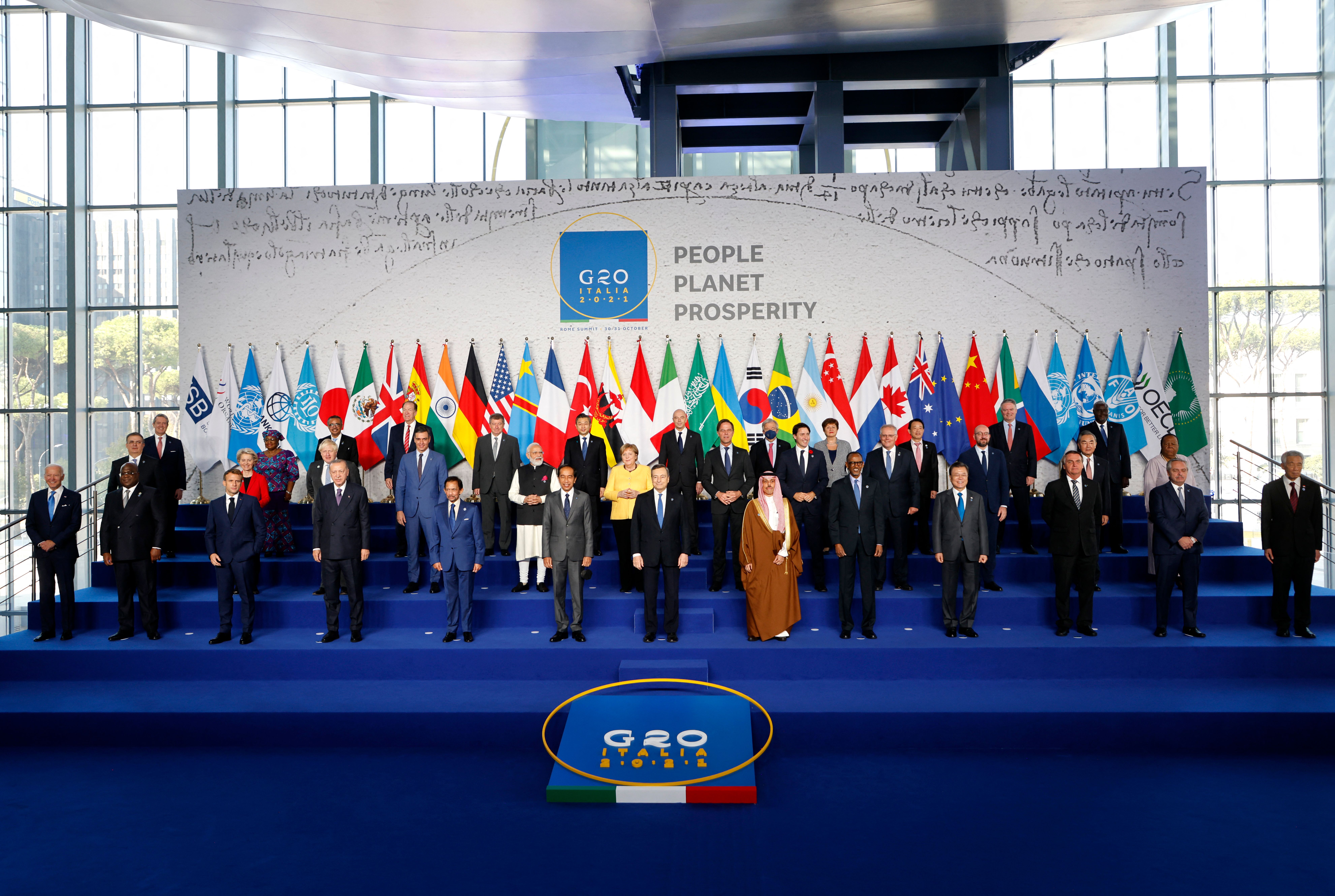 Group photo showing the G20 leaders in attendance.