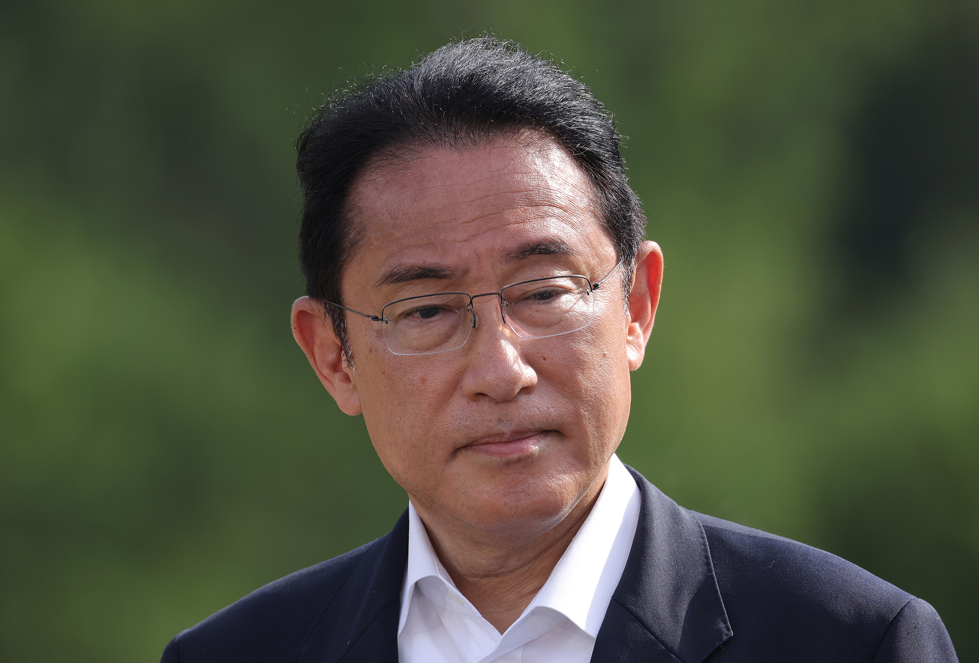 Japanese Prime Minister Fumio Kishida listens to other G7 leaders speaking at the „Global Infrastructure“ side event during the G7 summit at Schloss Elmau on June 26, 2022 near Garmisch-Partenkirchen, Germany. 