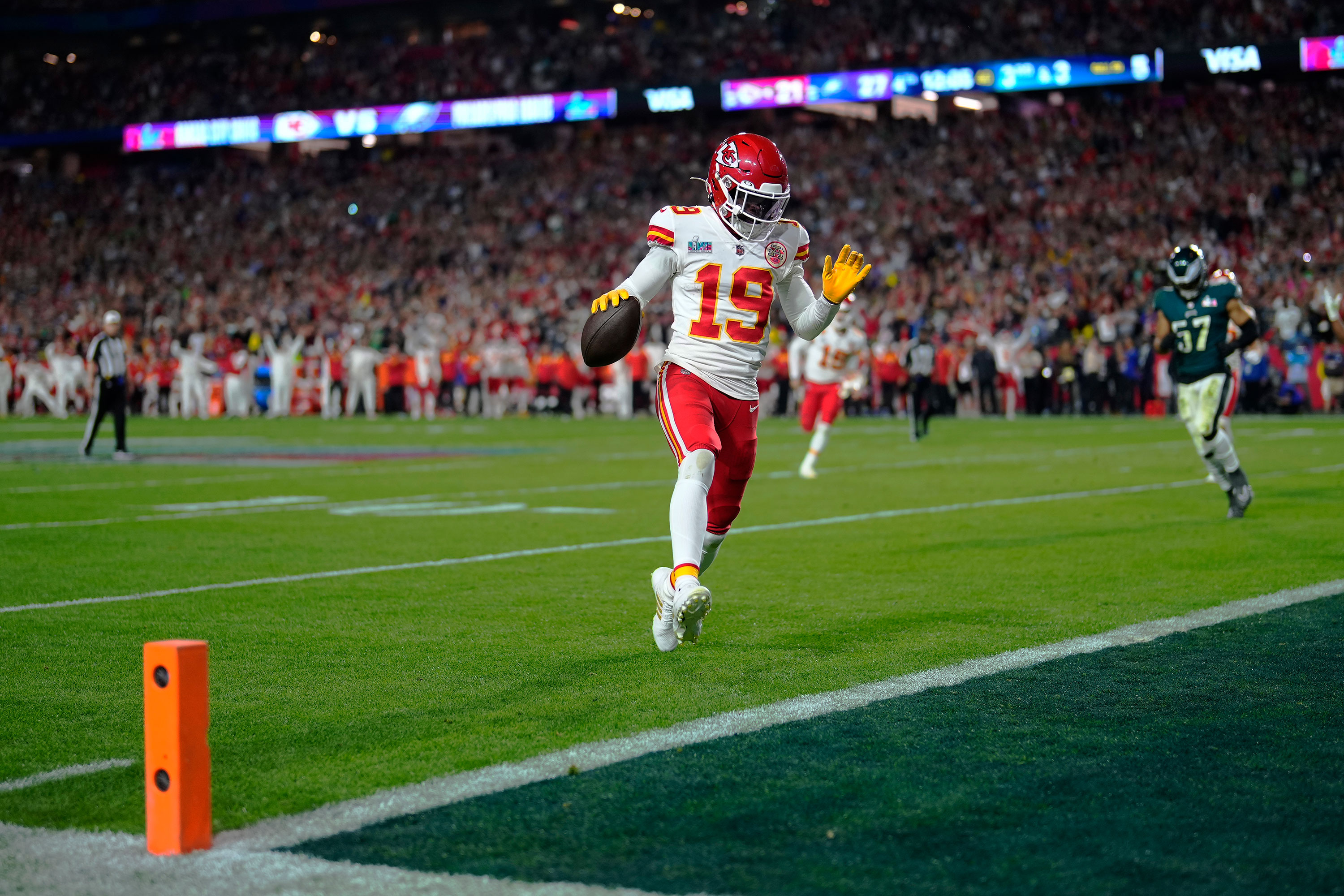 Kansas City Chiefs wide receiver Kadarius Toney scores a touchdown.