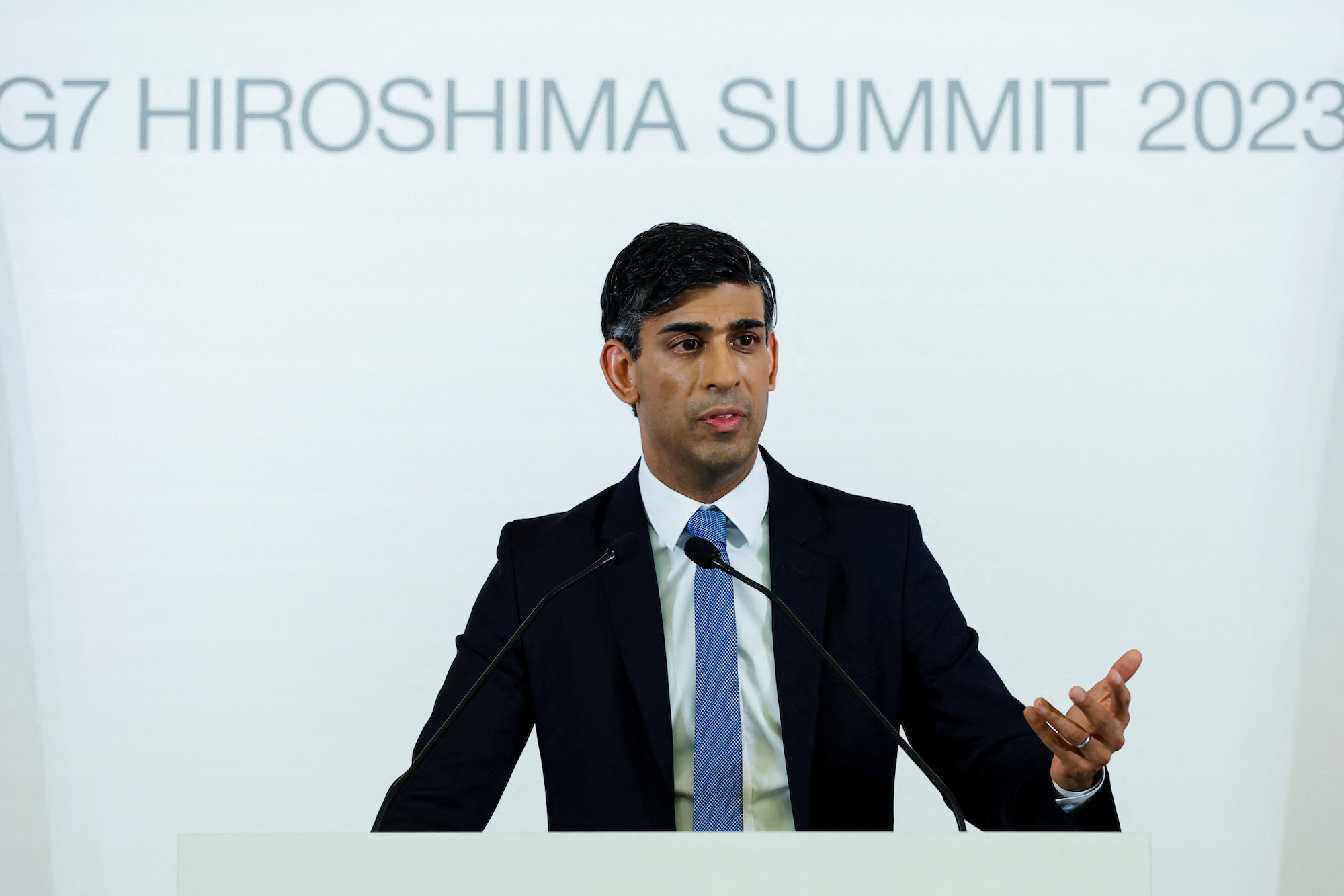 Thủ tướng Anh Rishi Sunak tham dự một cuộc họp báo tại hội nghị thượng đỉnh G7 ở Hiroshima vào Chủ nhật.