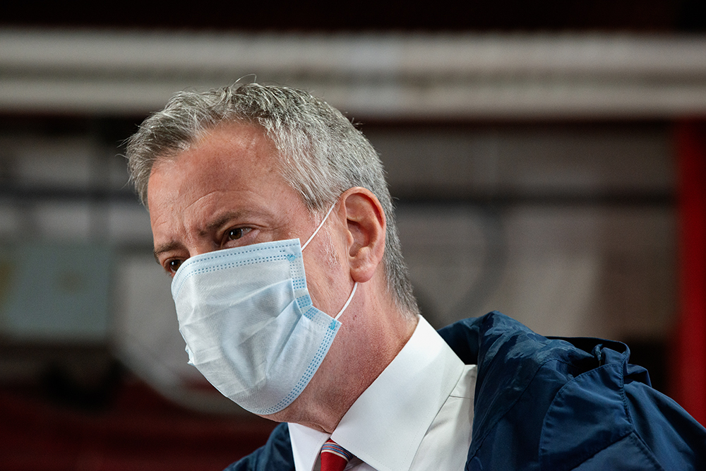 New York City Mayor Bill DeBlasio speaks to firefighters following the donation of meals on International Firefighters Day on May 4.