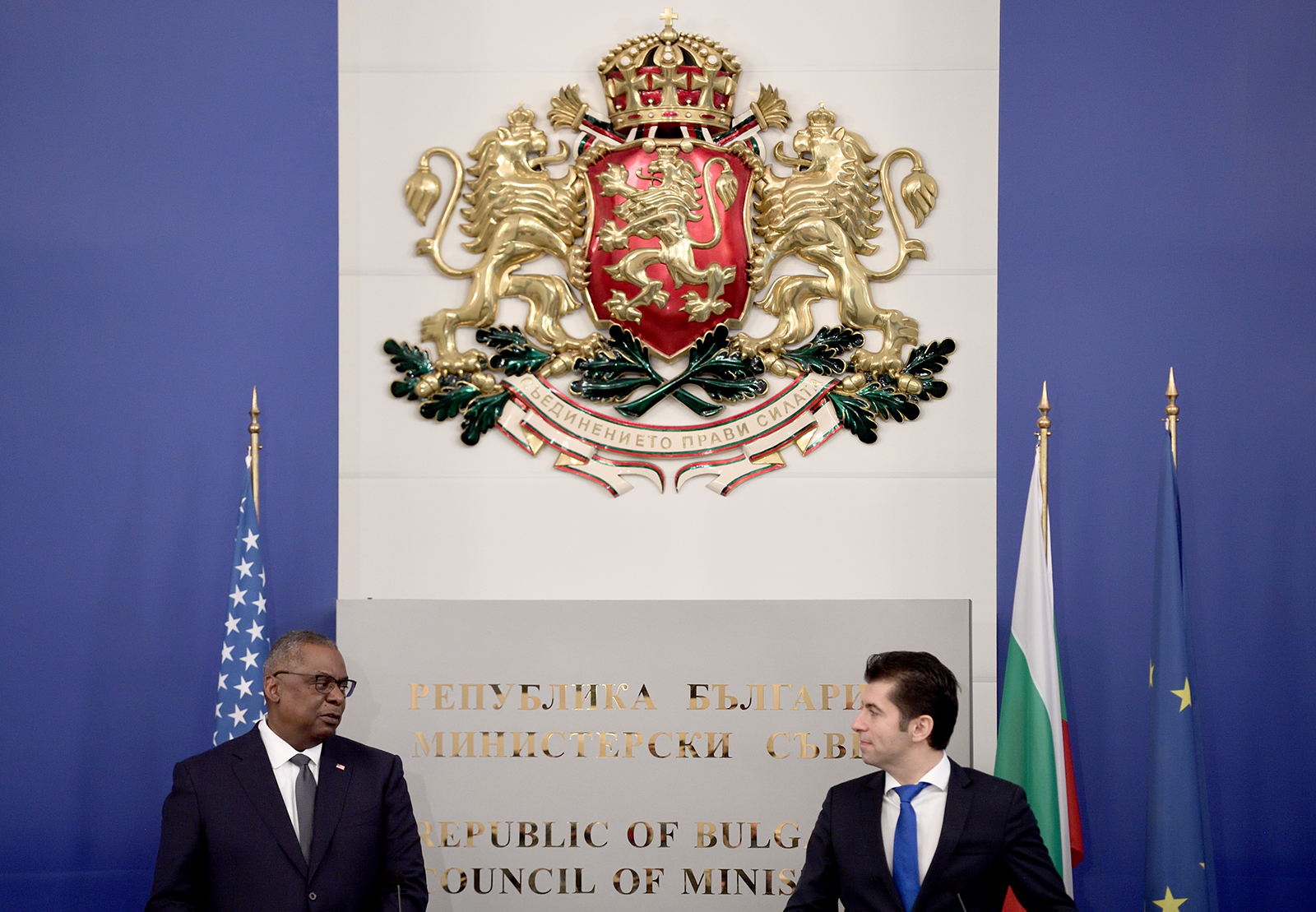 Il 19 marzo a Sofia, in Bulgaria, il Segretario alla Difesa degli Stati Uniti Lloyd Austin e il Primo Ministro bulgaro Grill Petkov.