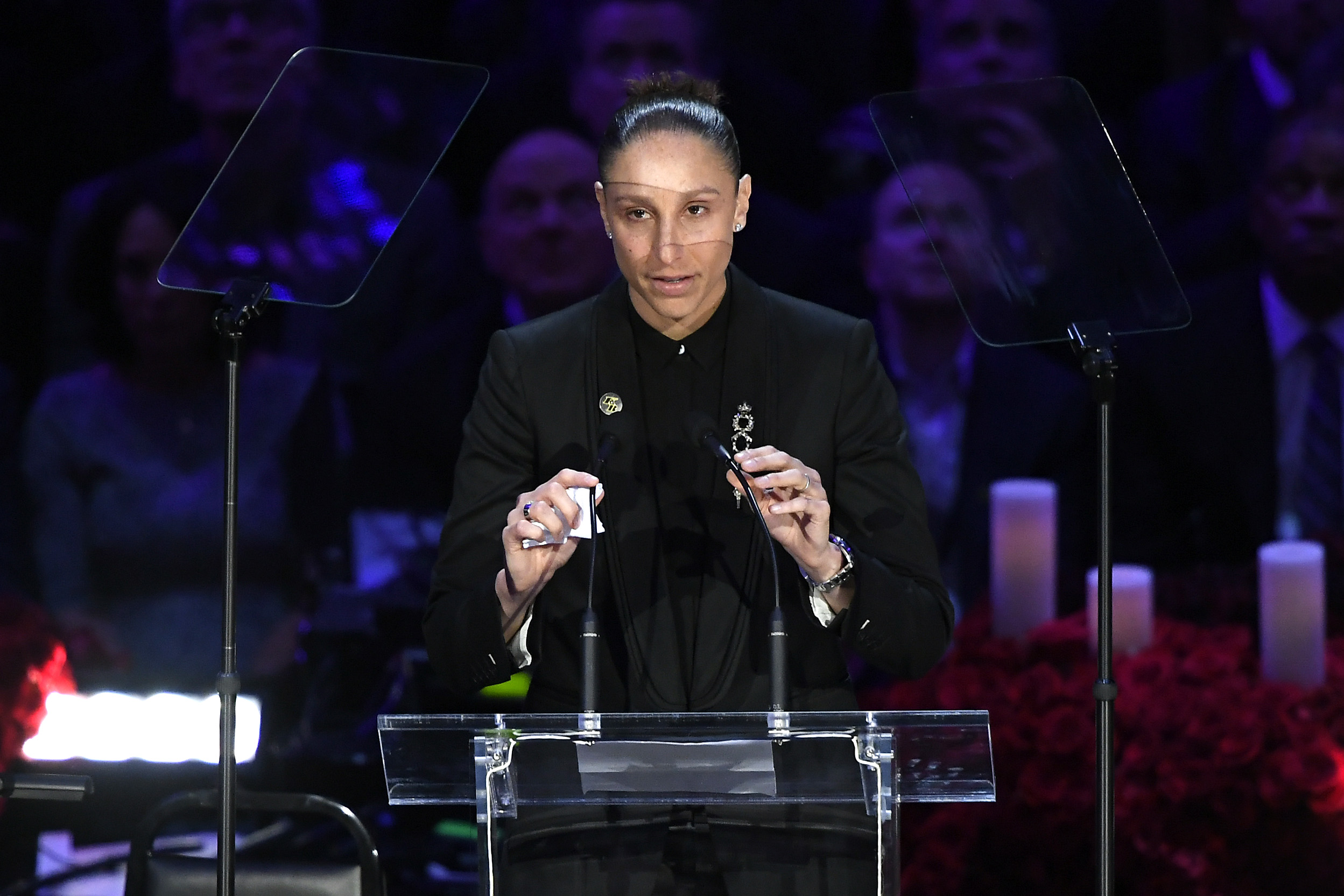 WNBA star Diana Taurasi pays tribute to Kobe Bryant by wearing No