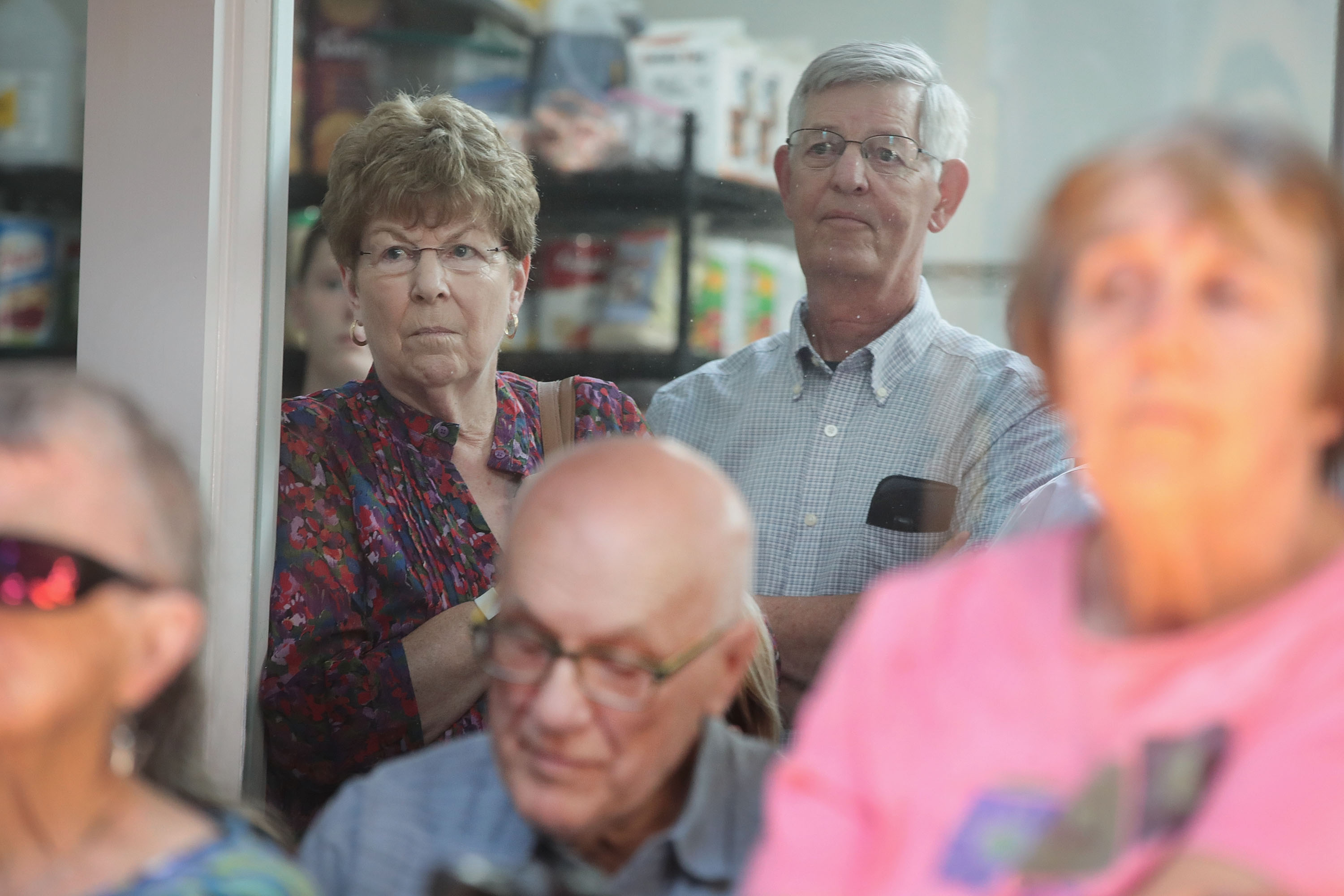 Guests are awaiting the arrival of Democratic presidential candidate and California Senator Kamala Harris for a campaign stage on June 10, 2019 in Dubuque, Iowa.