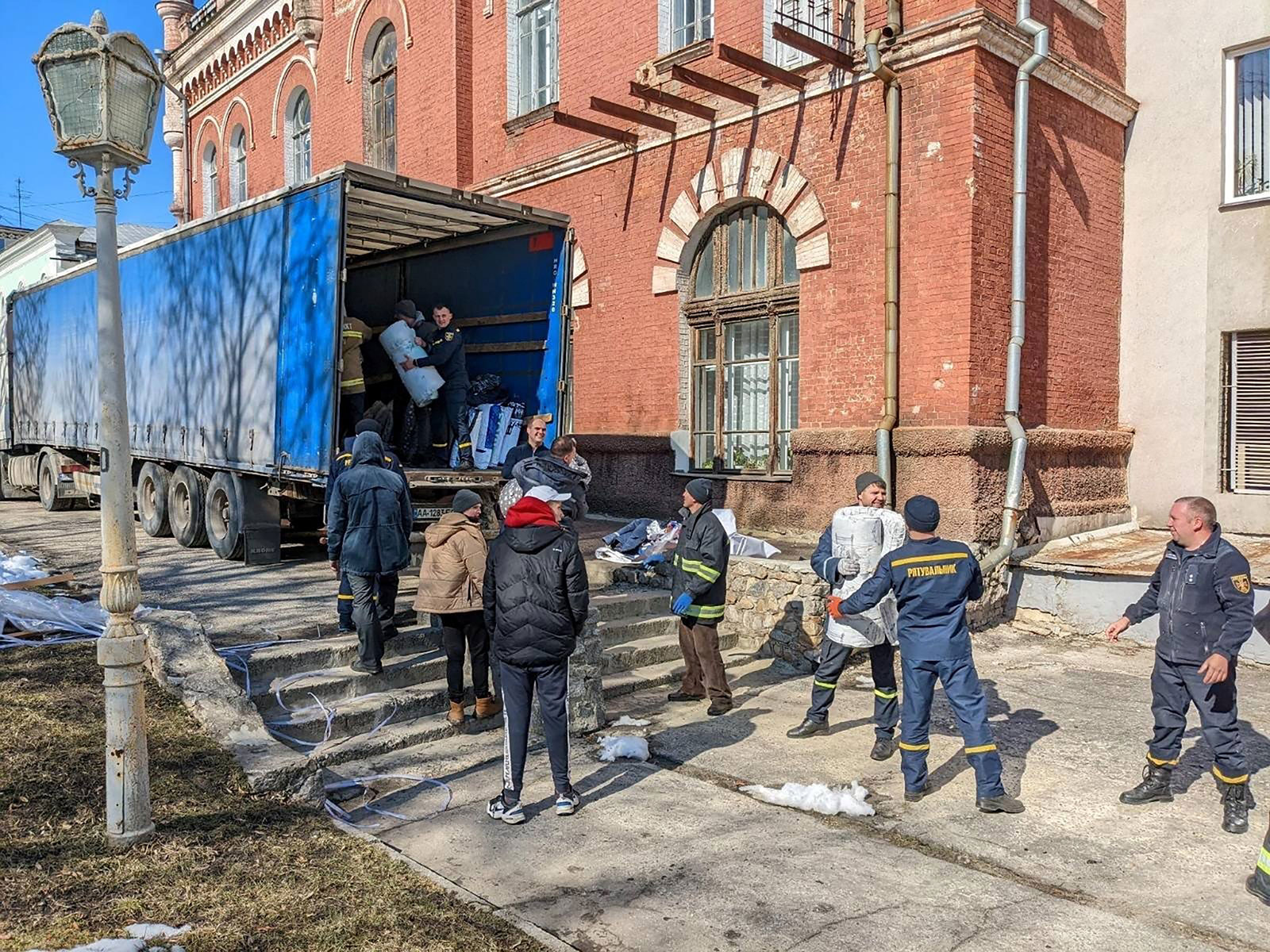 Новости сумы. Территория войны на Украине. Сумы сегодня. Конвой ООН. Сумы Украина последние новости.