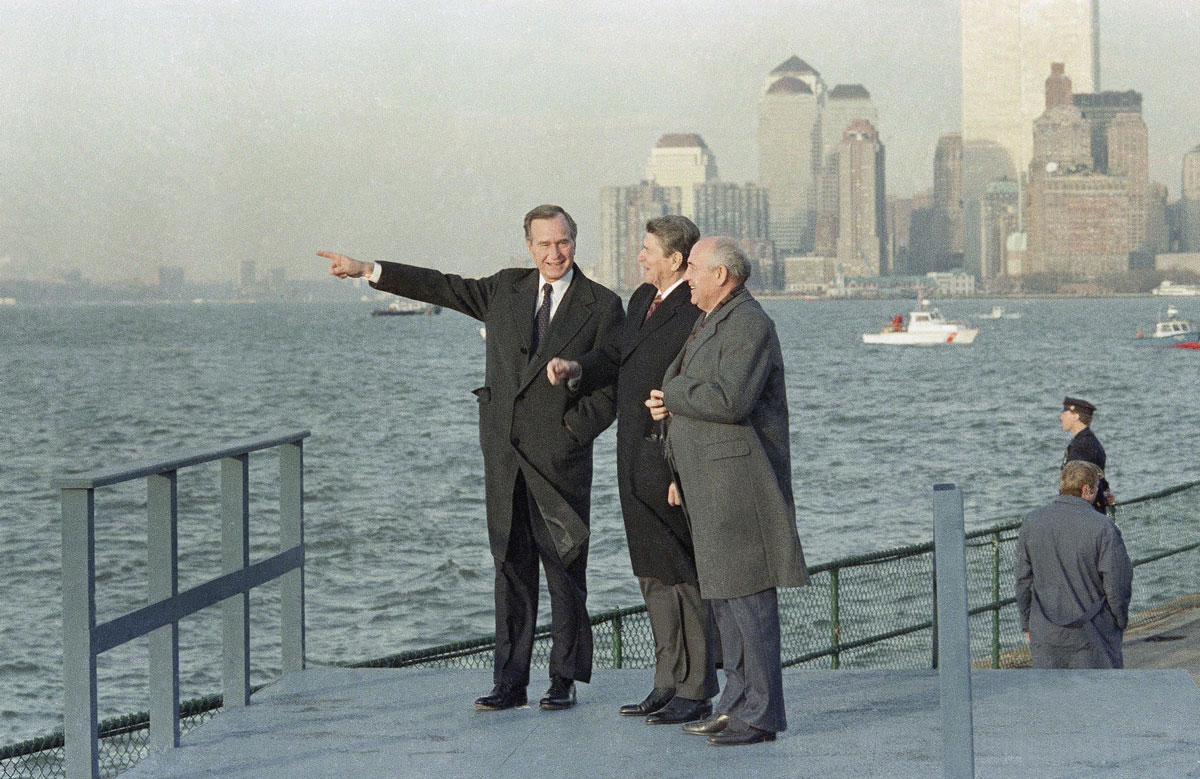 Горбачев Рейган и Буш
