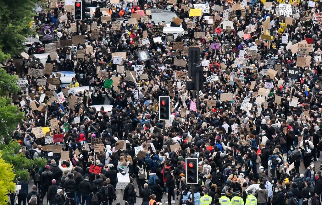 Crowds in London during the day.