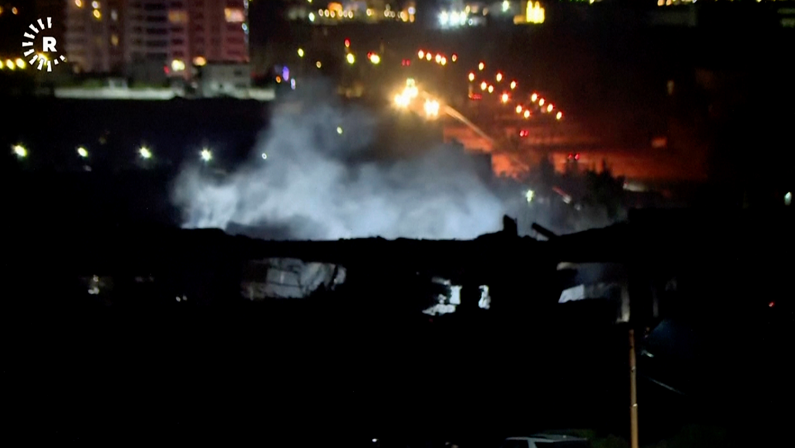 El humo se eleva desde un edificio afectado por un ataque en Erbil, Irak, el 16 de enero.