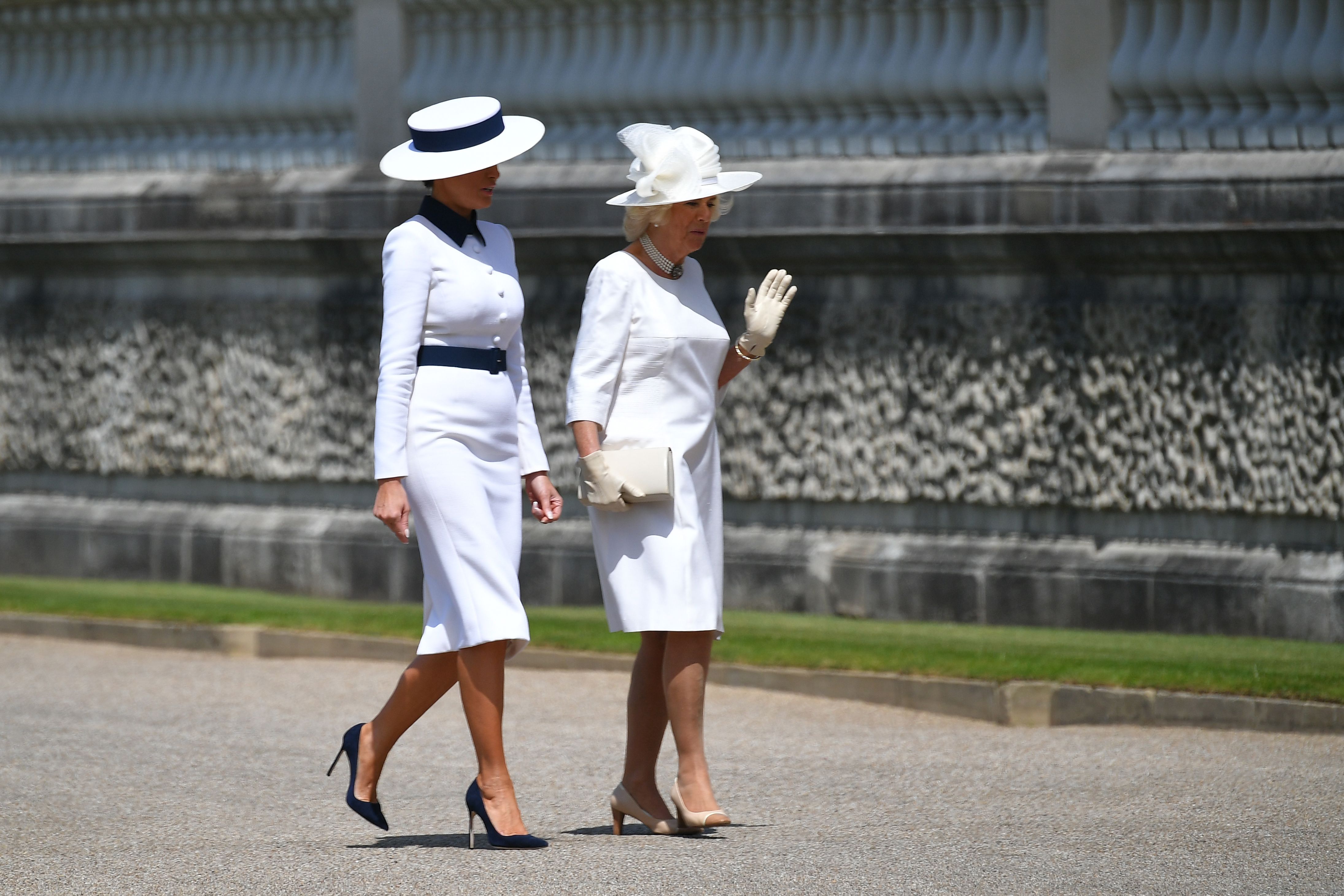 Melania trump hotsell white dress