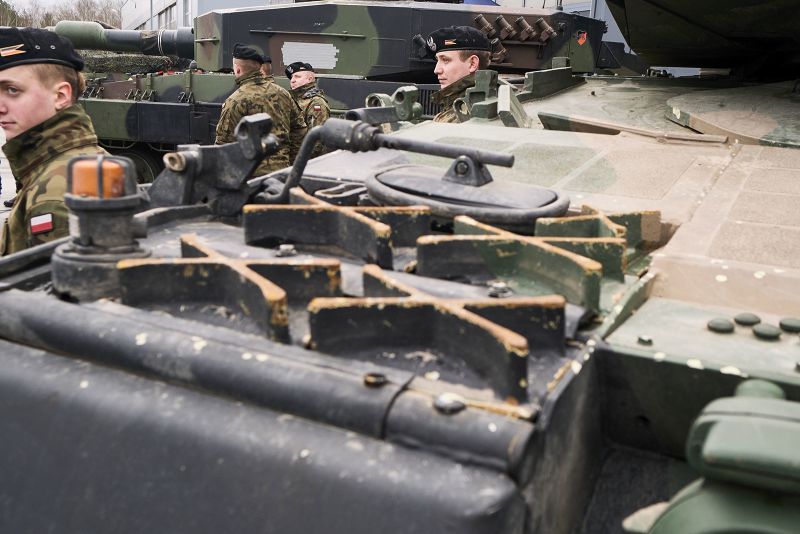 Poland aims to get training time on Leopard tanks down to 5 weeks