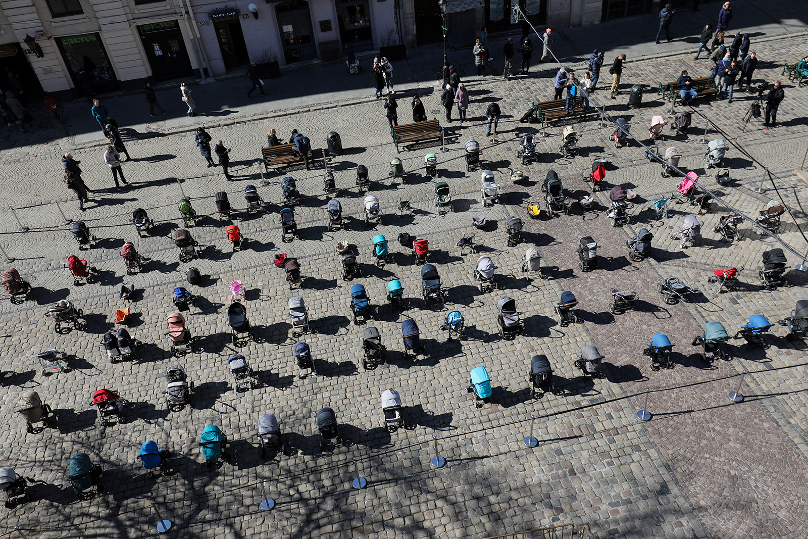 109 empty prams placed in the center of Lviv during the 