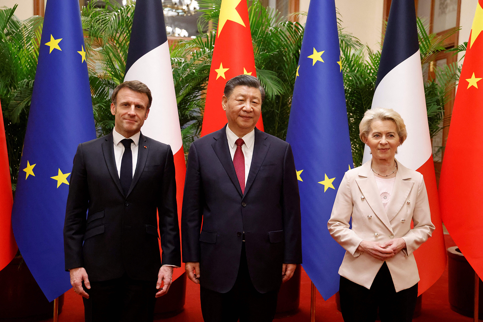 Xi Jinping (C), Emmanuel Macron (L) and Ursula von de Leyen meet in Beijing on April 6.