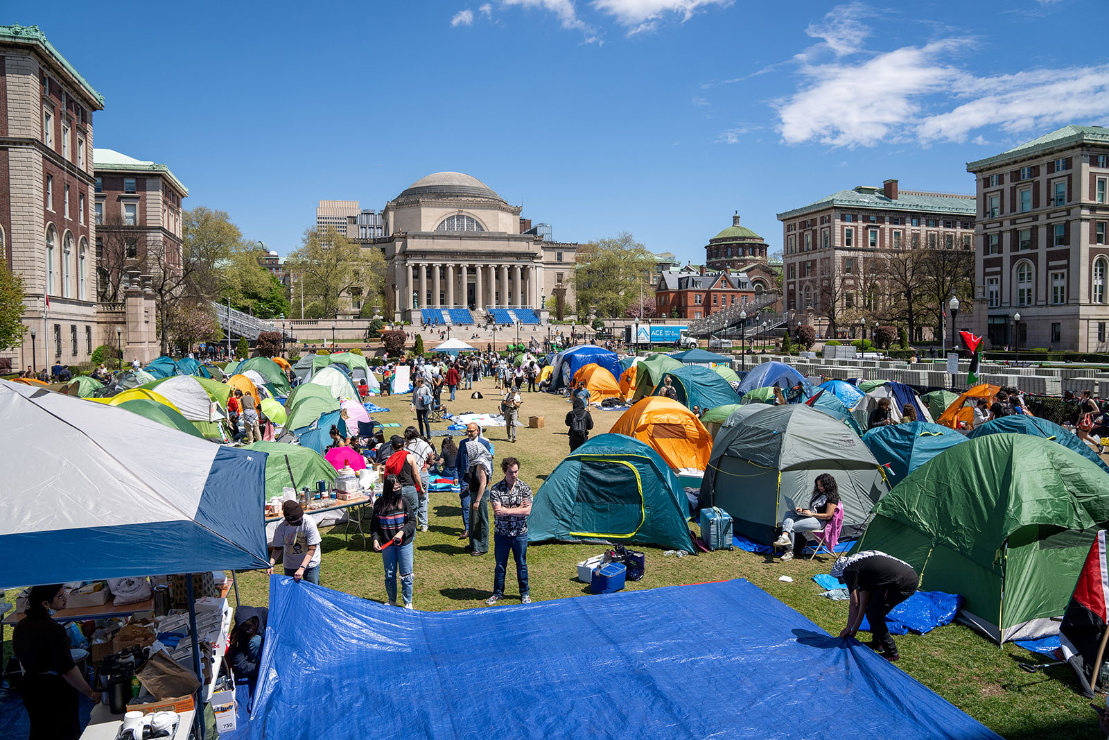 4 月 24 日星期三，抗议者在哥伦比亚大学校园内搭建的营地。
