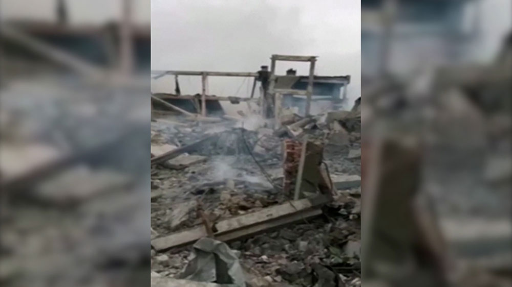 Tangkapan layar dari video menunjukkan setelah penembakan sebuah bangunan di Makiivka, di wilayah Donetsk yang dikuasai Rusia di Ukraina.