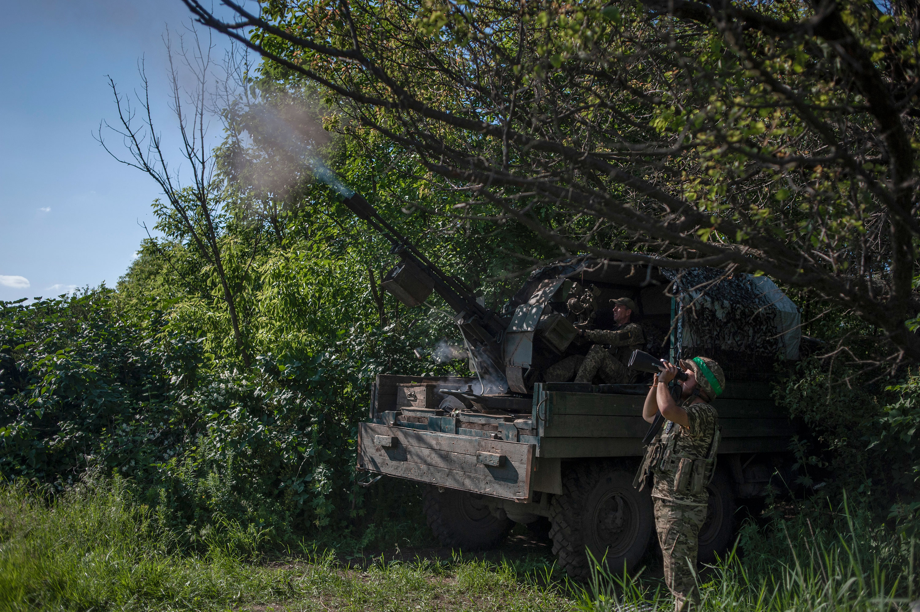 Drone Video Appears to Show Field Full of Inflatable Russian Tanks