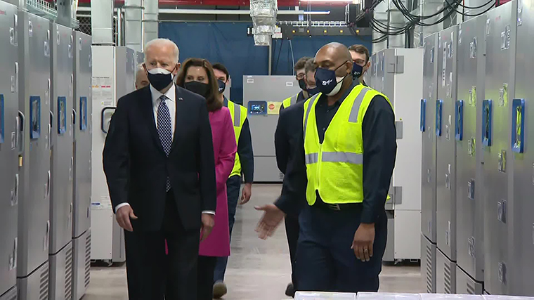 Biden visits the Pfizer vaccine plant in Michigan