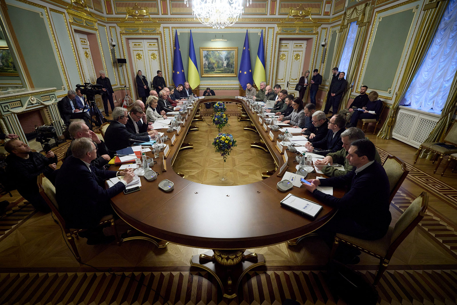 Ukrainian President Volodymyr Zelensky and European Union chief Ursula von der Leyen attend a European Union summit meeting on February 3.
