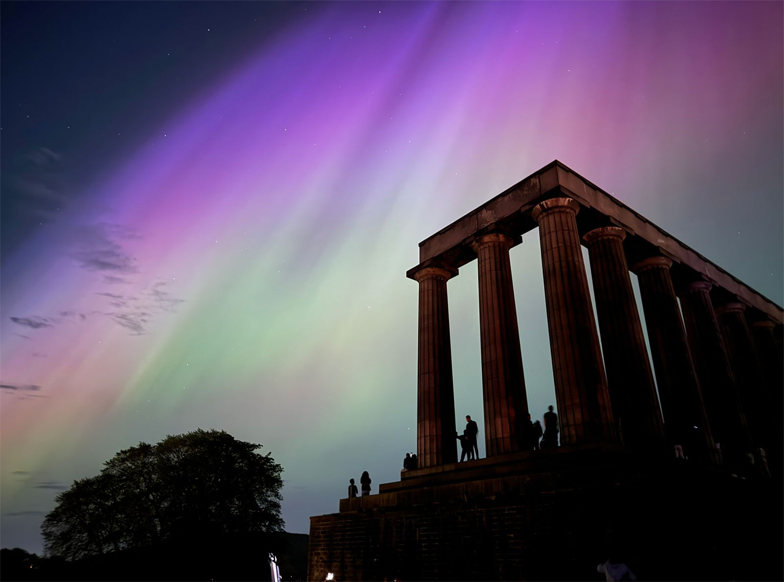 Jacob Anderson shared this image of the lights seen in Edinburgh, Scotland.