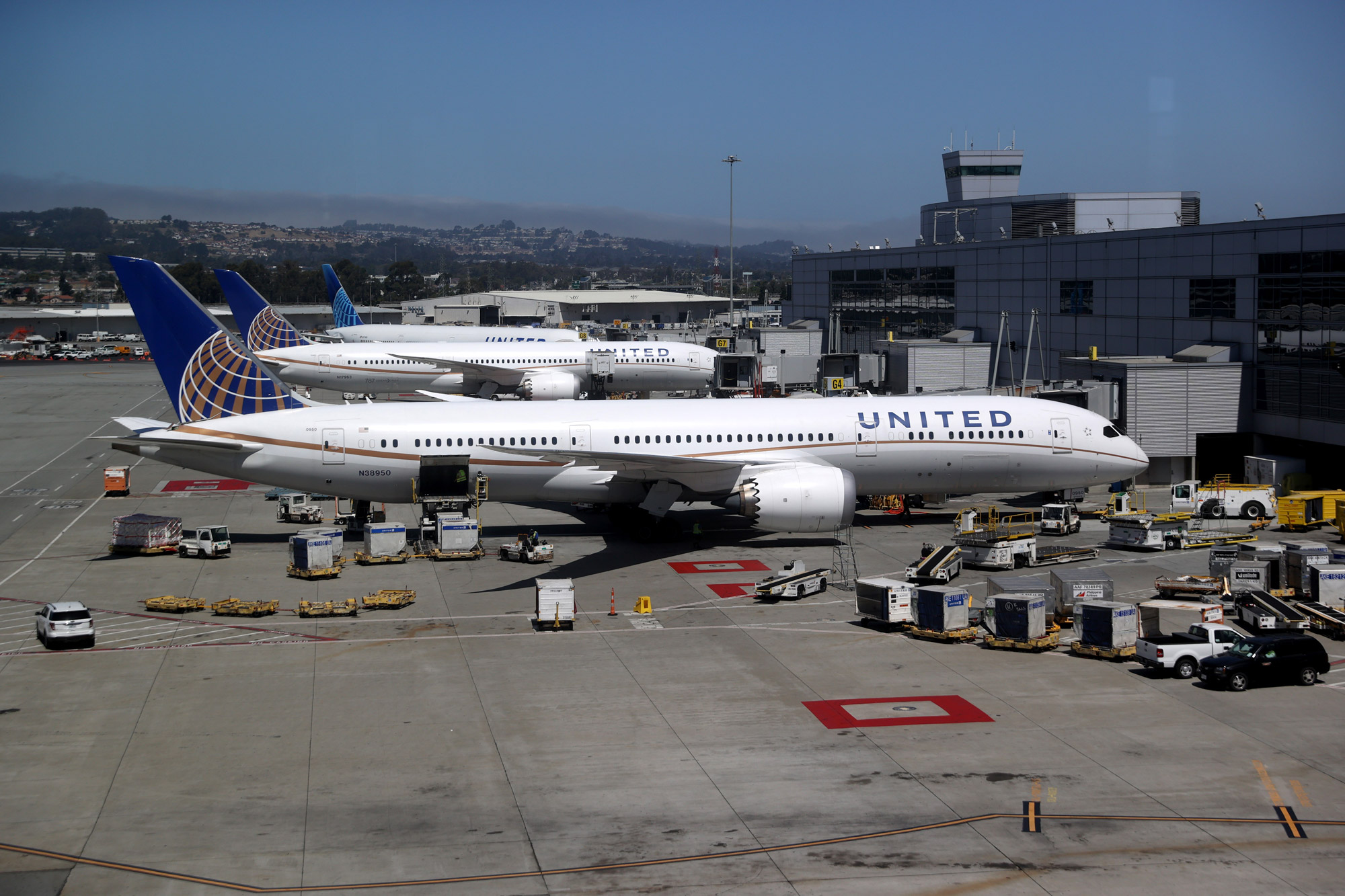 Юнайтед эйрлайнс. United Airlines. United Airlines plane. United Airlines в Сочи. United Airlines акции.