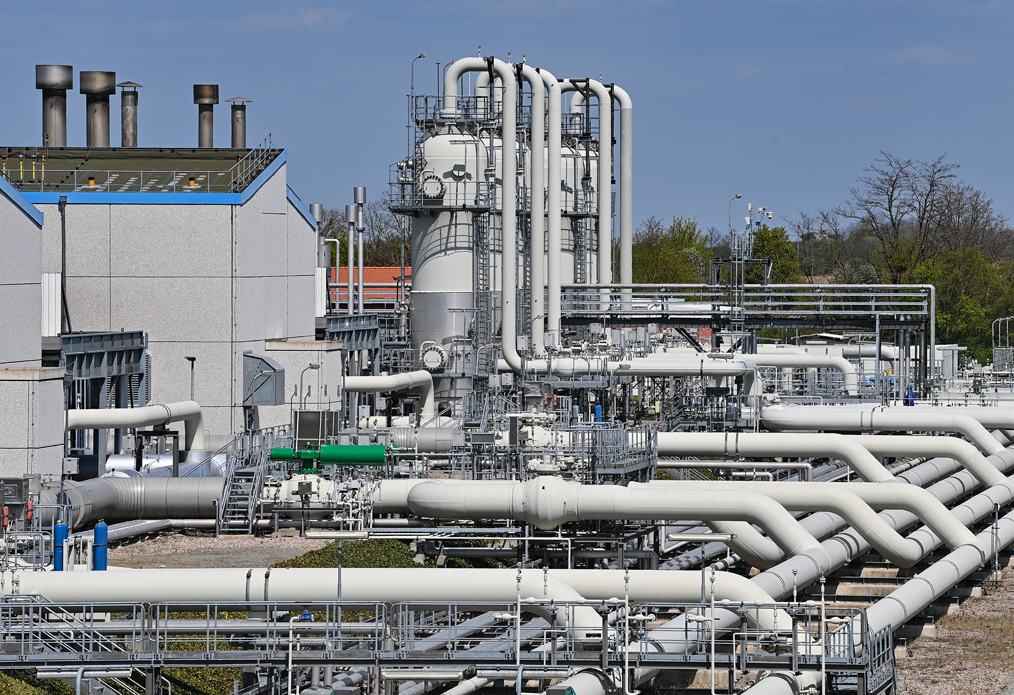 La station de compression de gaz naturel de Mallnow de Gascade Gastransport GmbH le 27 avril. La station de compression de Mallnow, près de la frontière germano-polonaise, reçoit principalement du gaz naturel russe. 