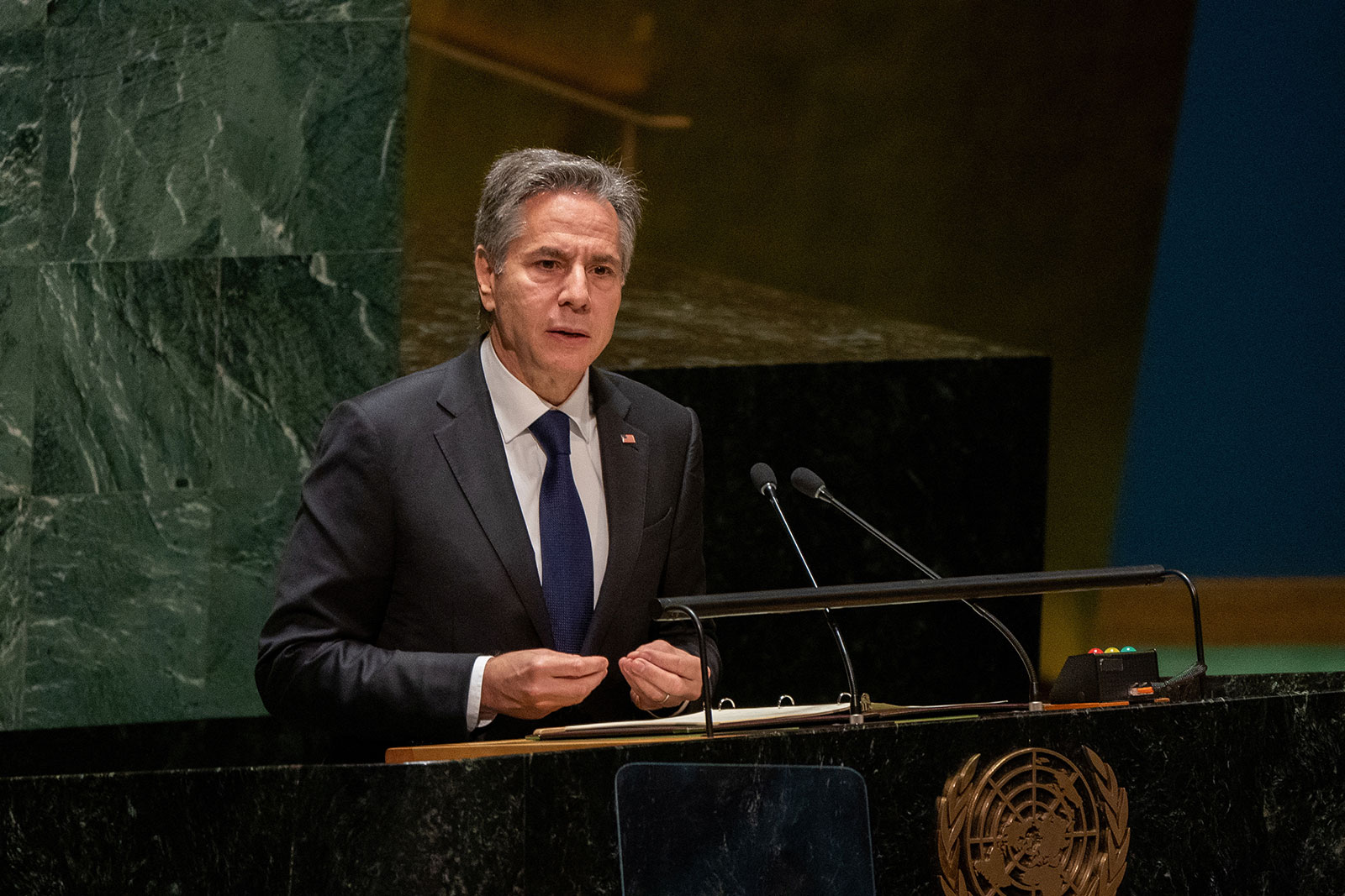 De Amerikaanse minister van Buitenlandse Zaken Antony Blinken spreekt de Algemene Vergadering van de Verenigde Naties toe tijdens de herzieningsconferentie van het non-proliferatieverdrag in New York op 1 augustus.