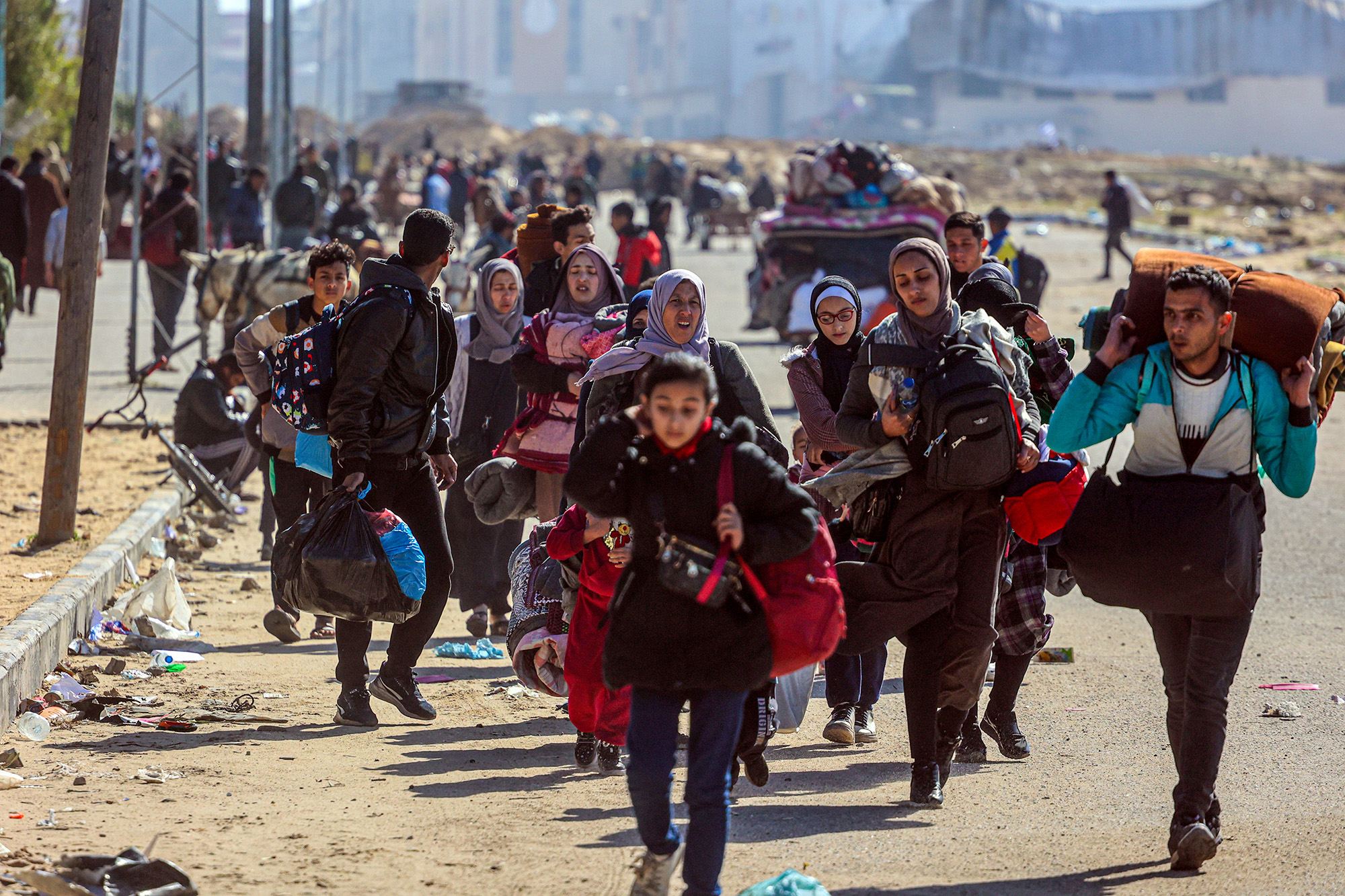 Palestinians migrate to safer areas due to Israeli attacks on Khan Younis, Gaza on January 30.