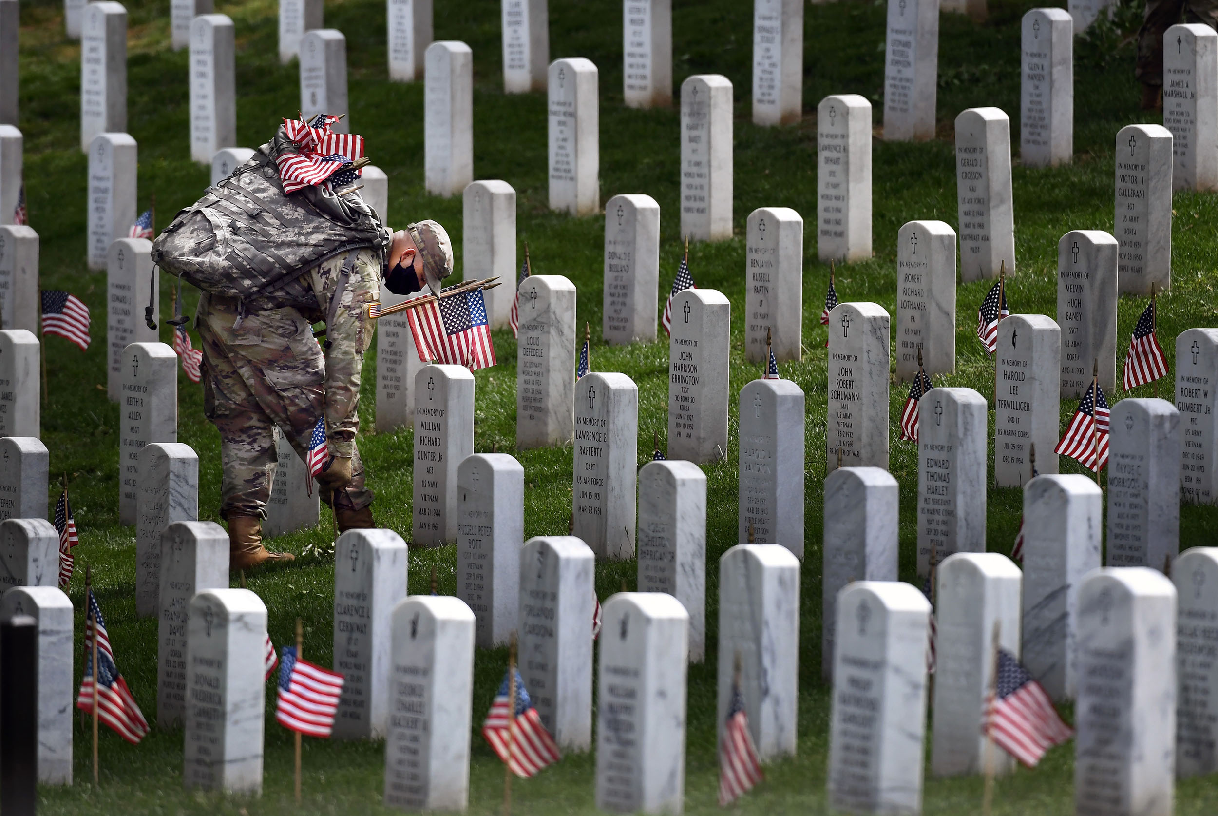 What Memorial Day at Arlington National Cemetery is like during a pandemic