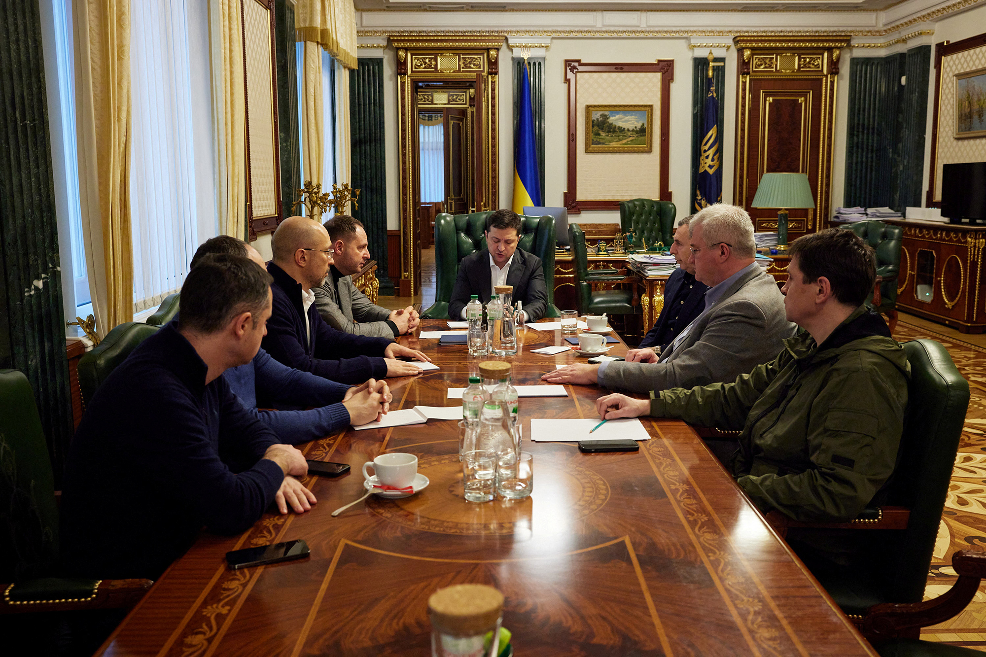 Ukrainian President Zelensky holds an emergency meeting in Kyiv on February 24.