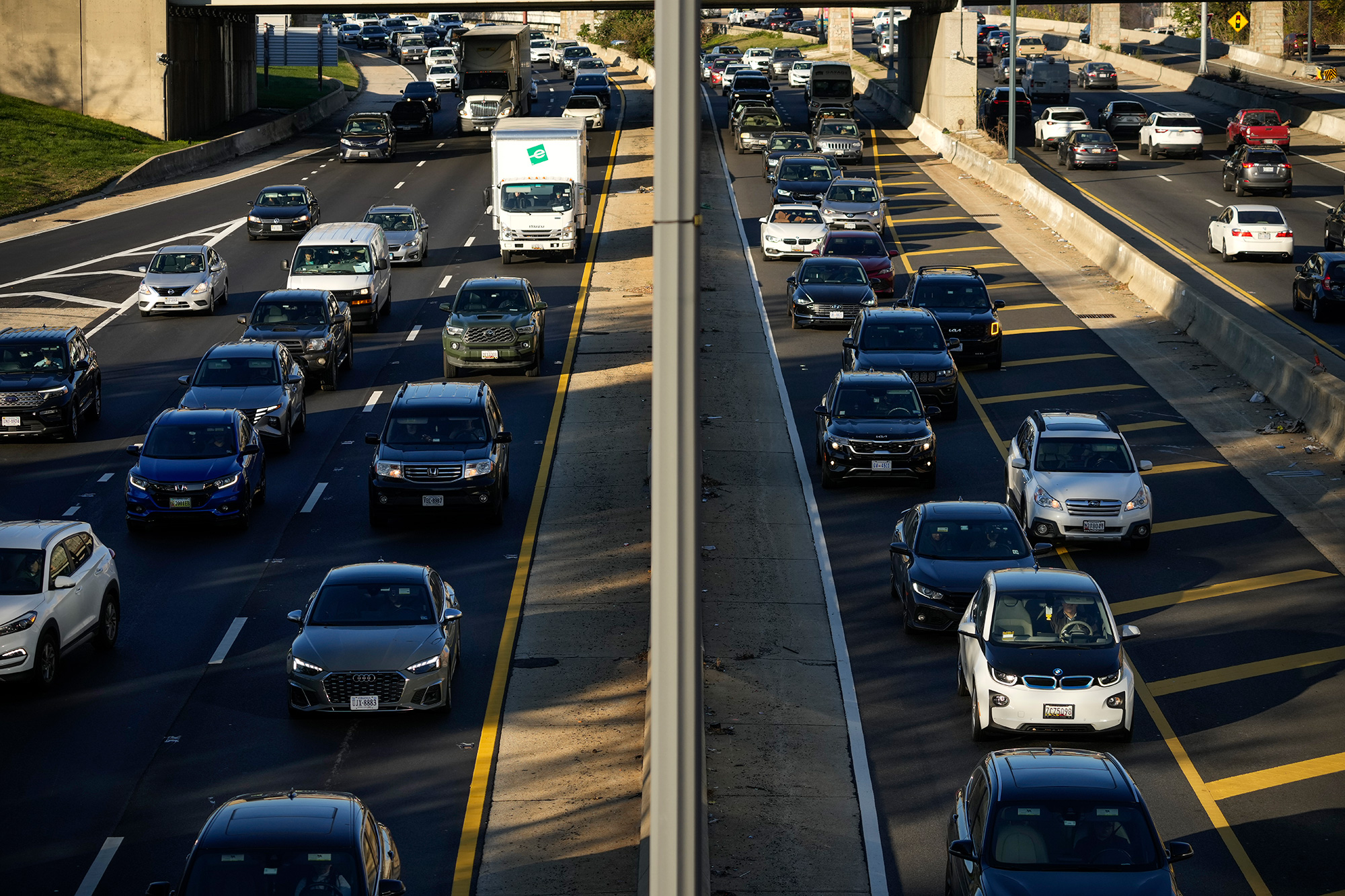 Heavy traffic moves along Interstate 395in Washington, DC. on November 22.