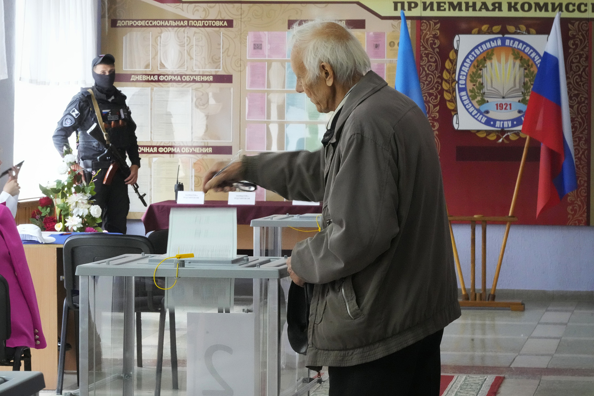 A man casts his ballot during a referendum in Luhansk, eastern Ukraine, on September 27.