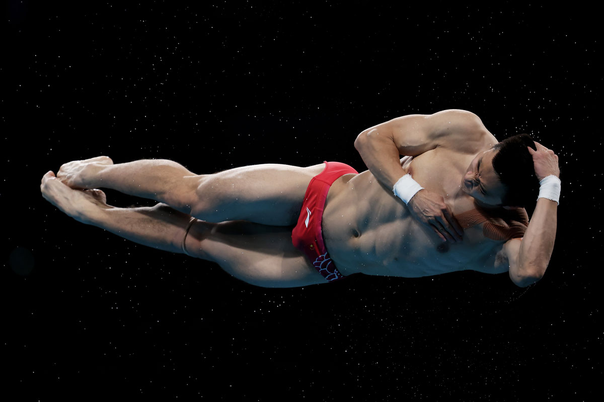 Cao Yuan competes in the 10 meter platform final.