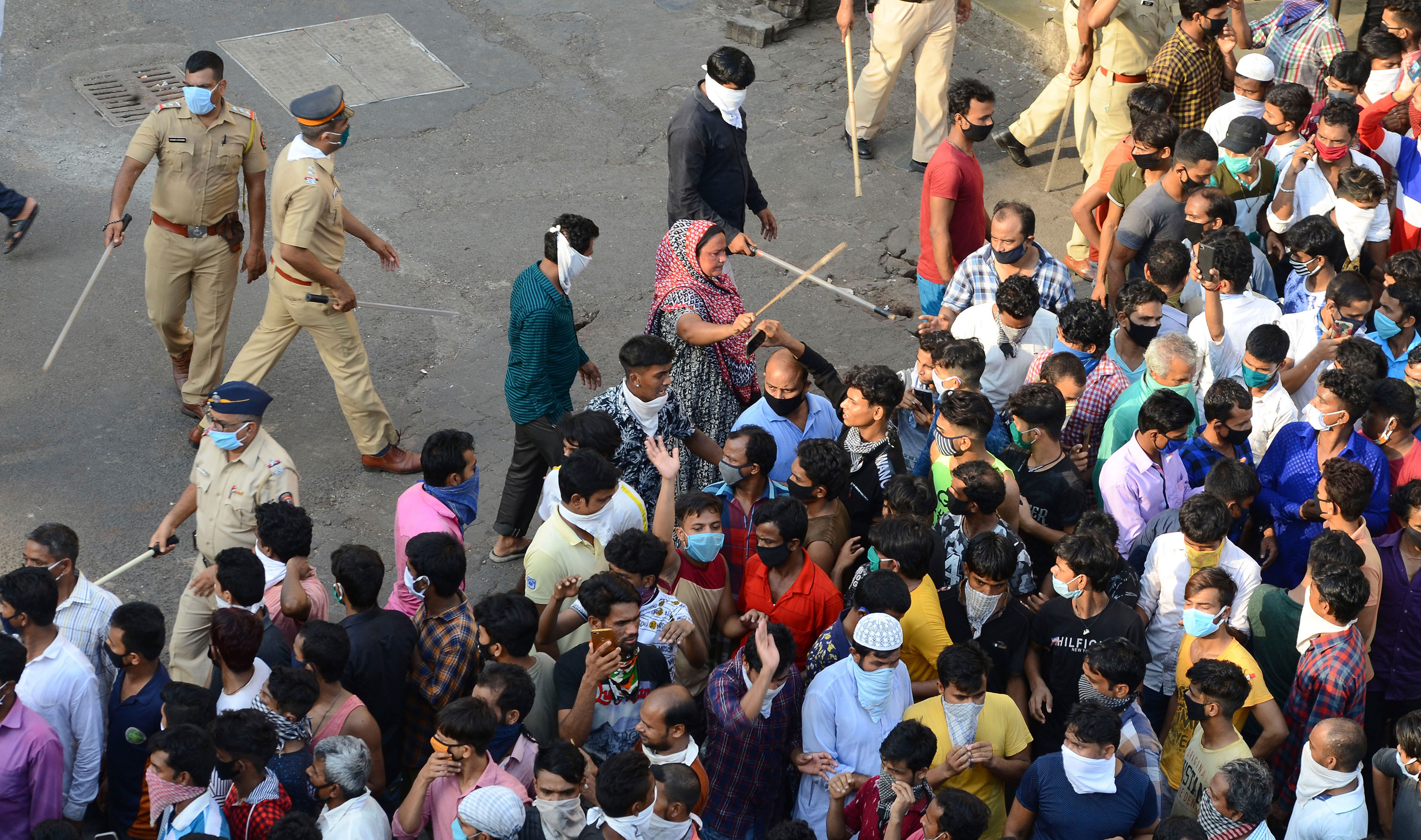 Protest Breaks Out In Mumbai After Nationwide Lockdown Is Extended