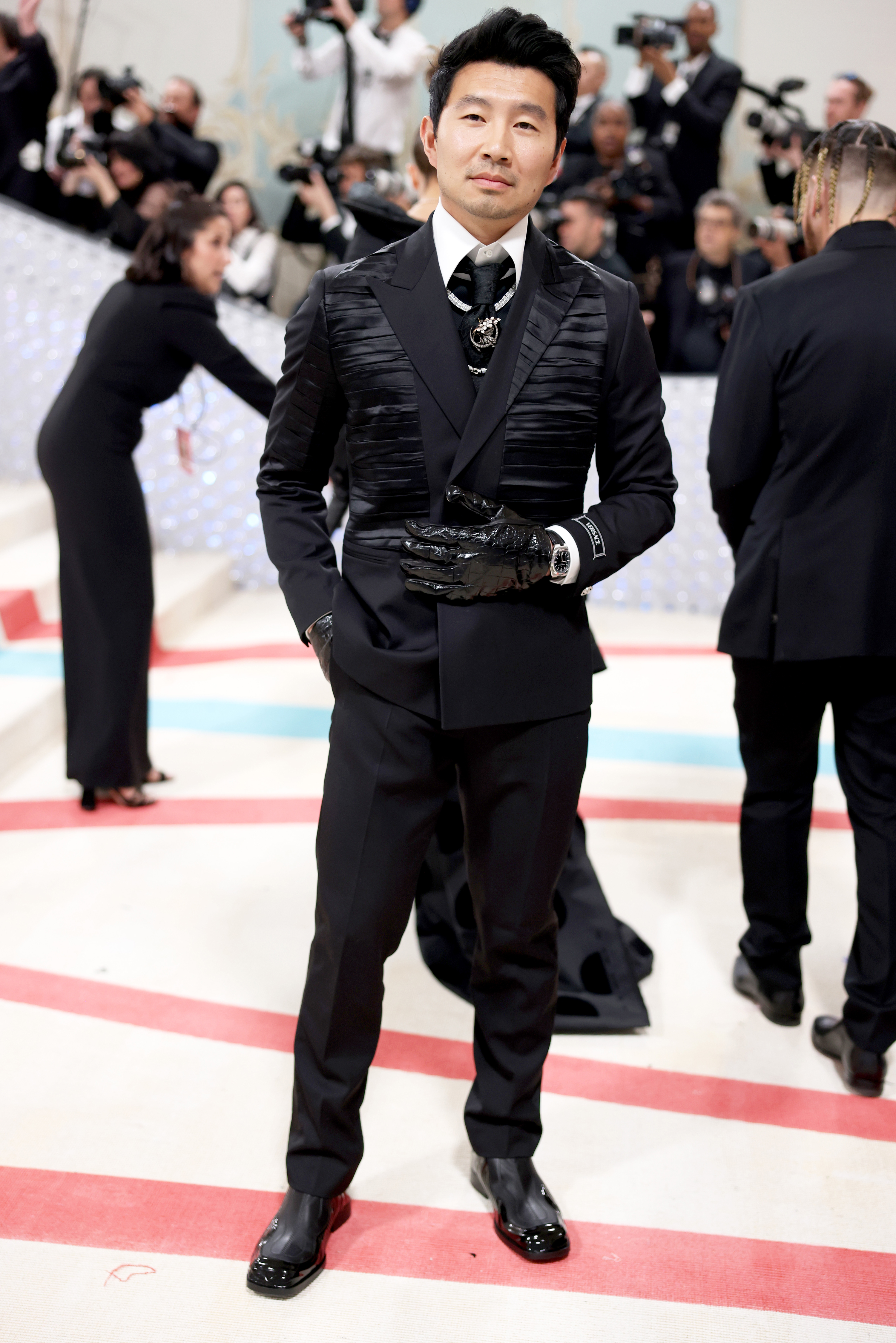 Tommy Hilfiger Wears Karl Lagerfeld's Shirt to the Met Gala 2023 – WWD