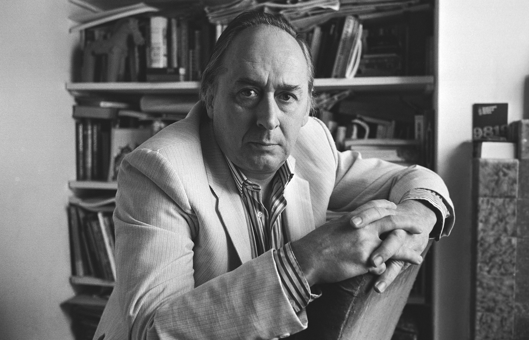 Der Autor JG Ballard wurde im September 1984 in Shepperton, England, fotografiert. 