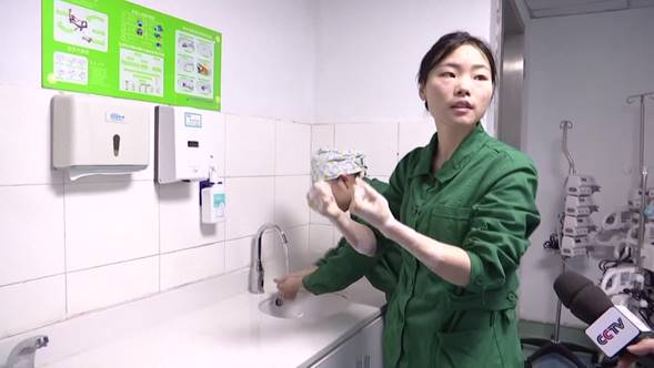 A nurse at Jinyintan Hospital