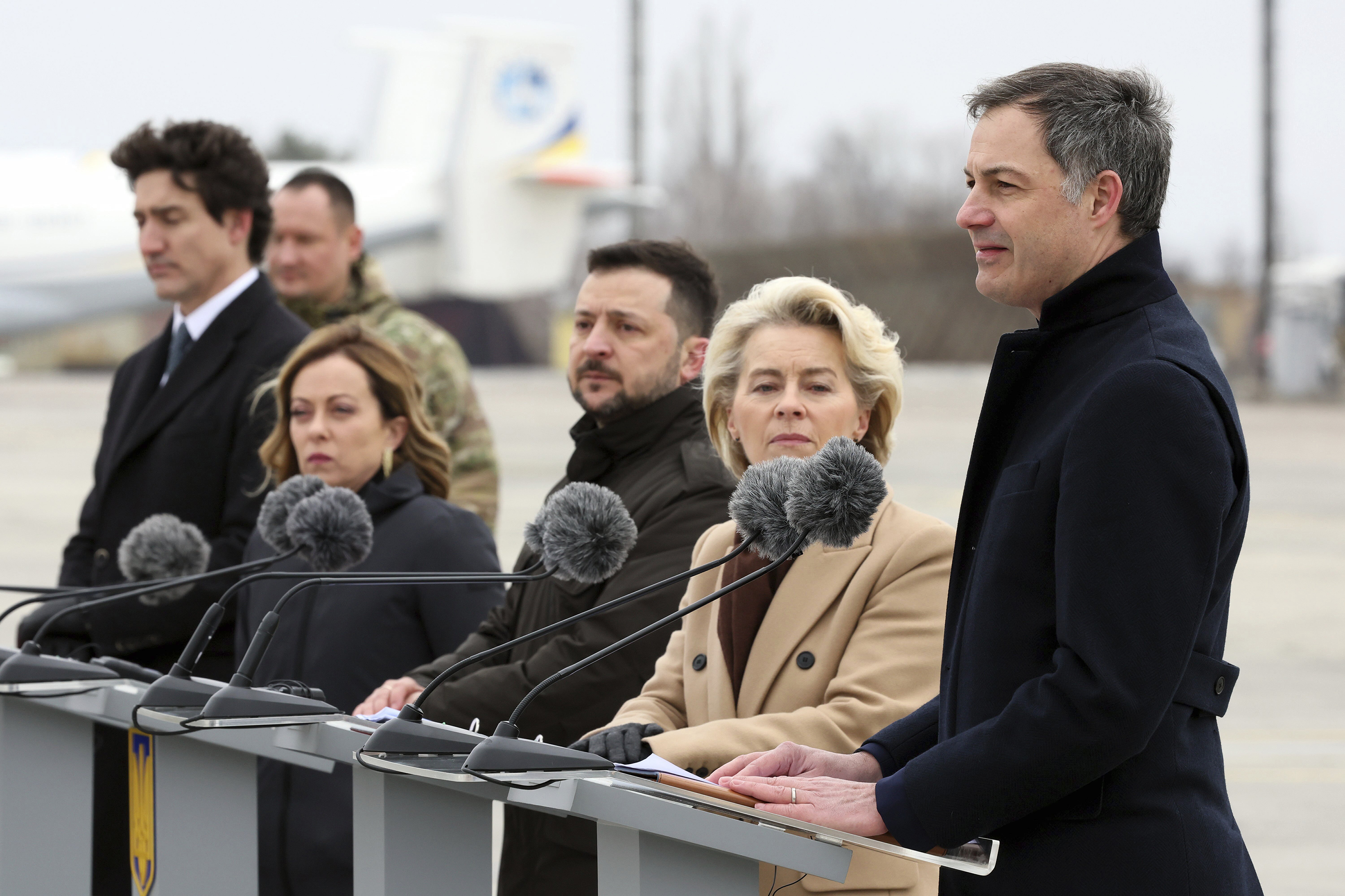 Prime Minister of Canada Justin Trudeau, Italy Prime Minister Giorgia Meloni, Ukraine president Volodymyr Zelensky, European Commission president Ursula Von der Leyen and Prime Minister Alexander De Croo speak during a joint meeting in Kyiv, Ukraine, on February 24. Belgian Prime Minister and European Commission President are on a visit in Ukraine, on the day of the second year' anniversary of the start of the conflict with Russia. 